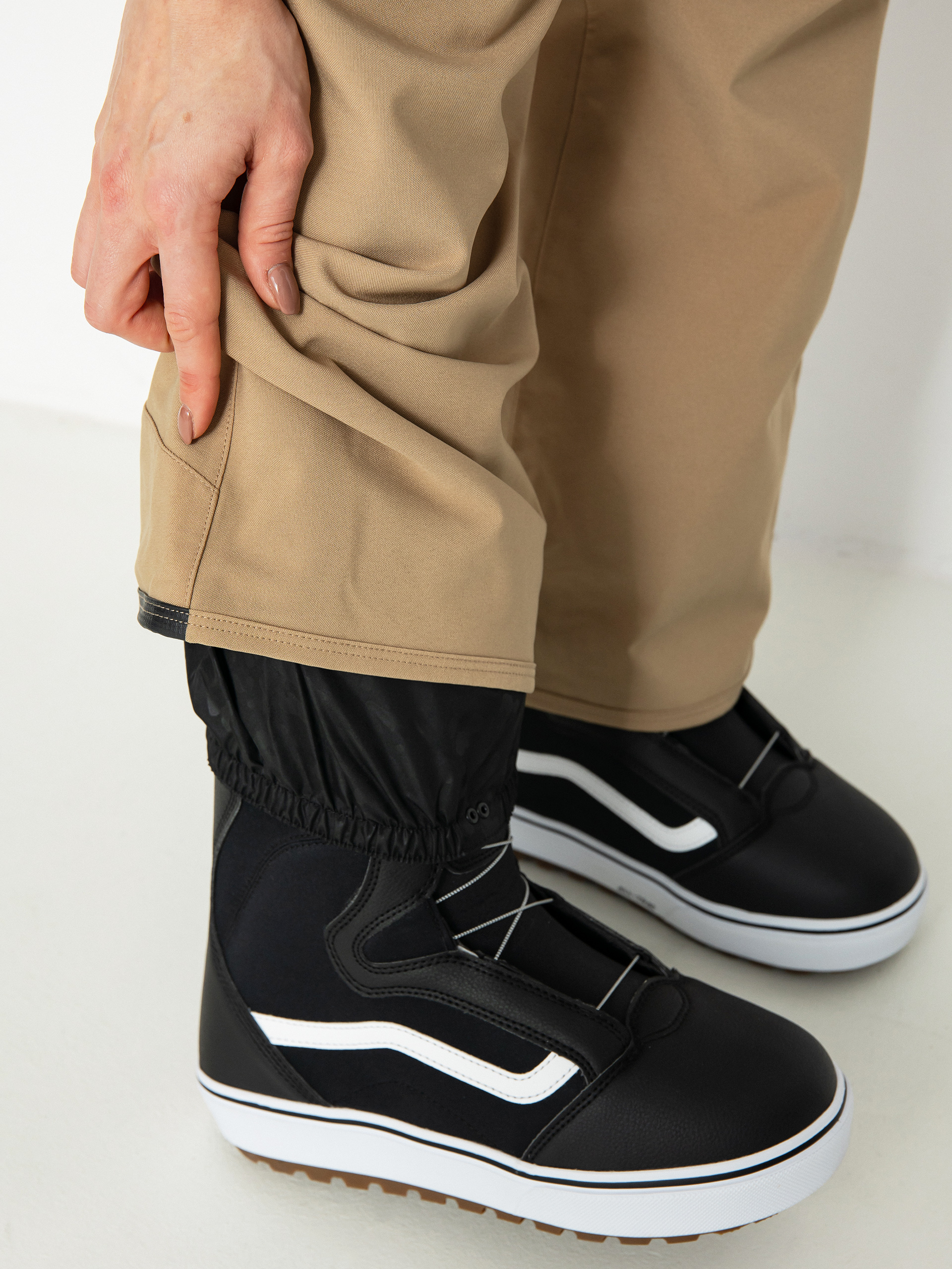 Damen Volcom Swift Bib Overall Snowboardhose (dark khaki)