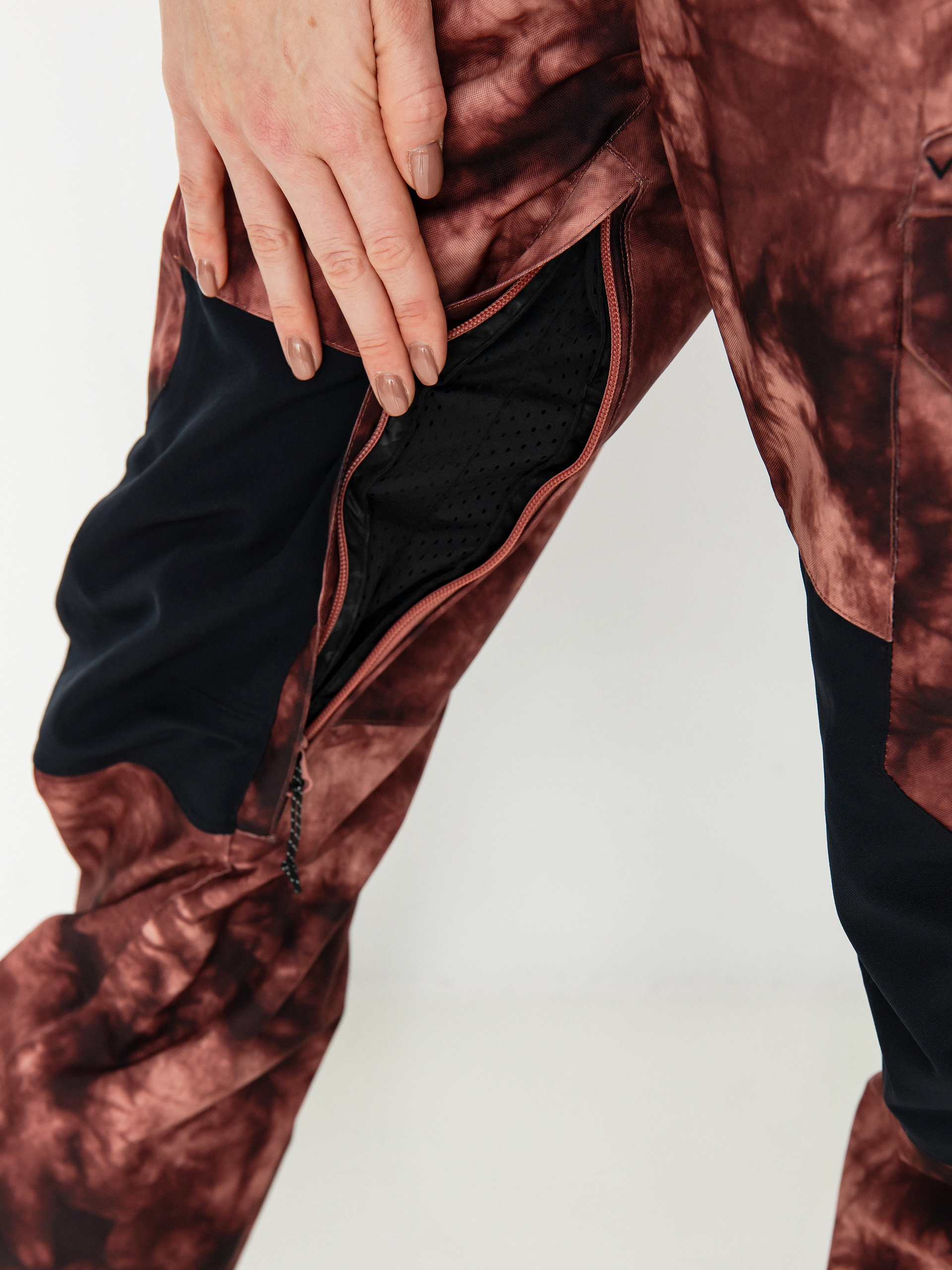 Womens Volcom Creston 3Dstretch Bib Overall Snowboard pants (pink salt wash)