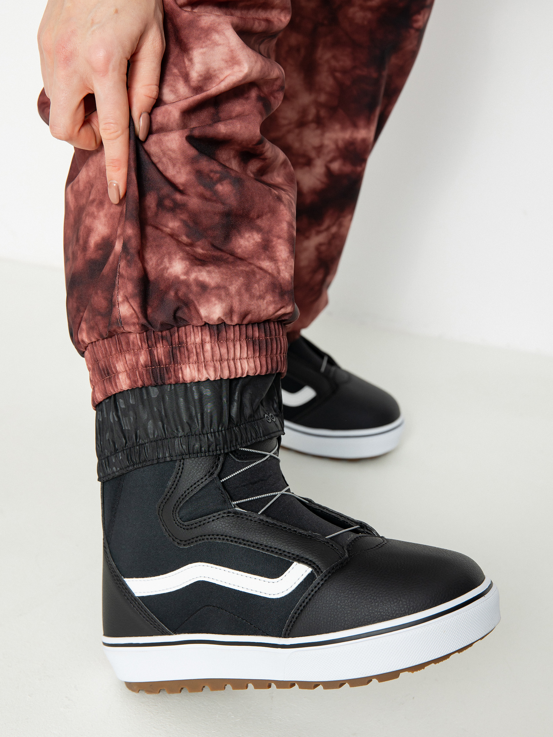 Womens Volcom Creston 3Dstretch Bib Overall Snowboard pants (pink salt wash)