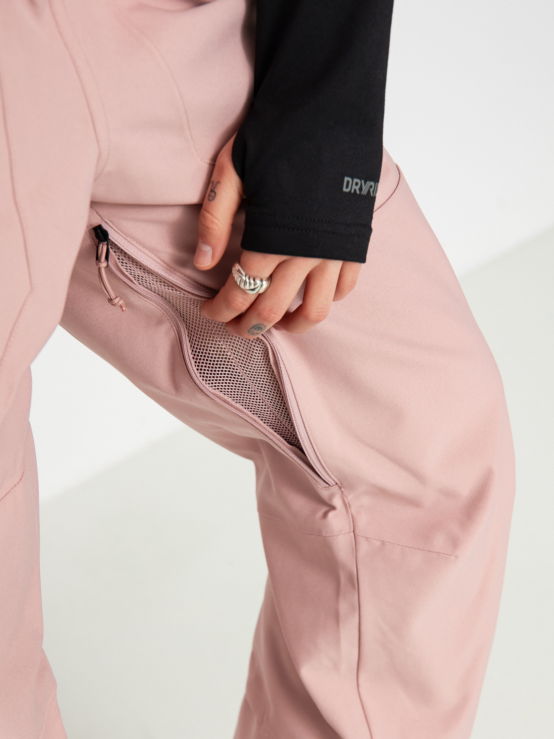 Womens Burton Reserve Stretch Bib Snowboard pants (powder blush)