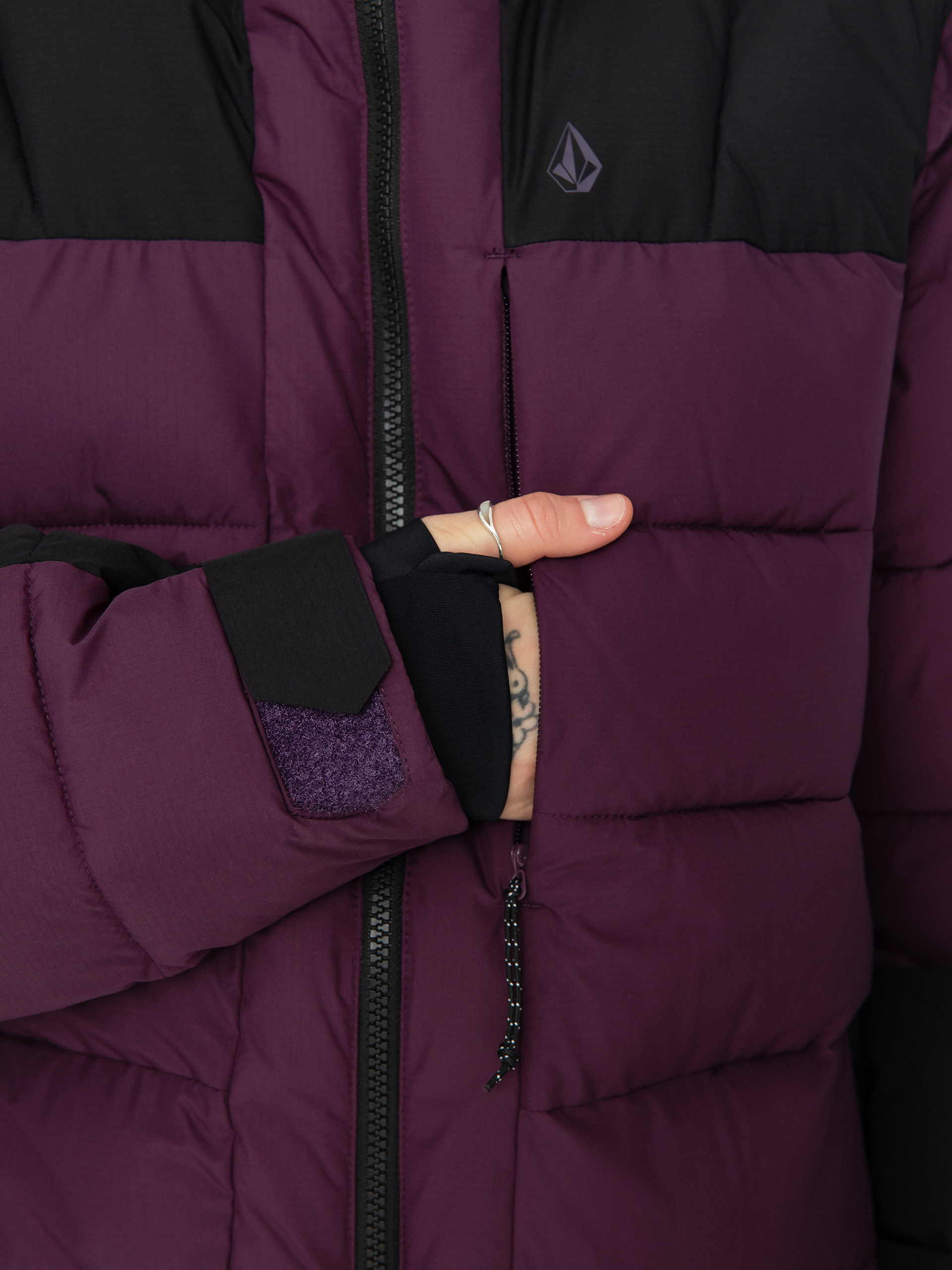 Damen Volcom Puffleup Snowboardjacke (blackberry)