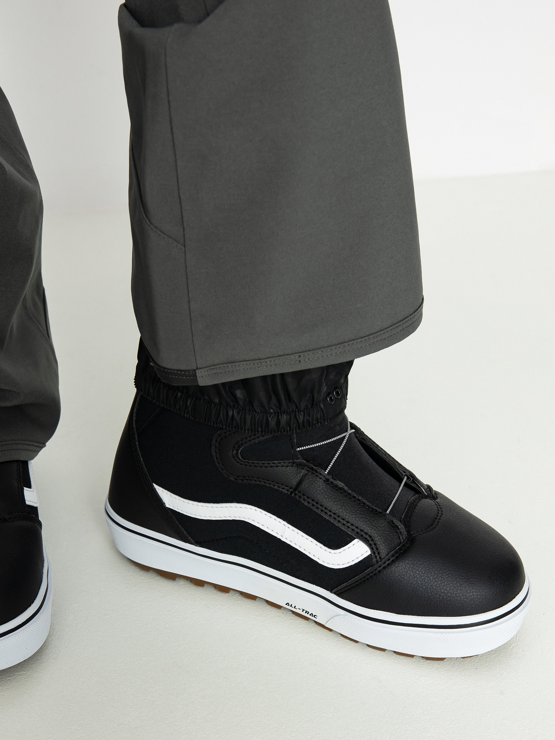 Damen Volcom Swift Bib Overall Snowboardhose (eucalyptus)