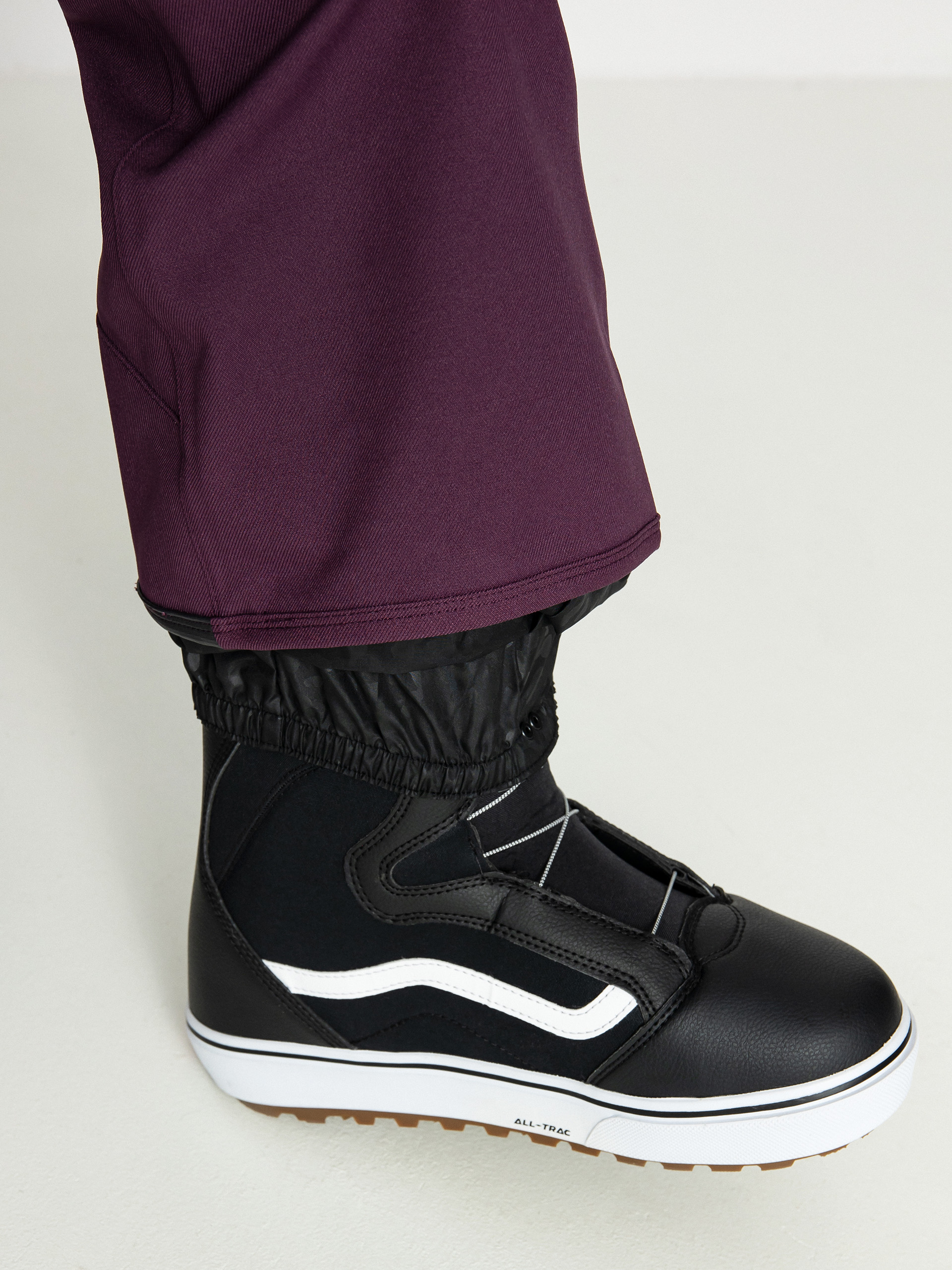 Damen Volcom Species Stretch Snowboardhose (blackberry)
