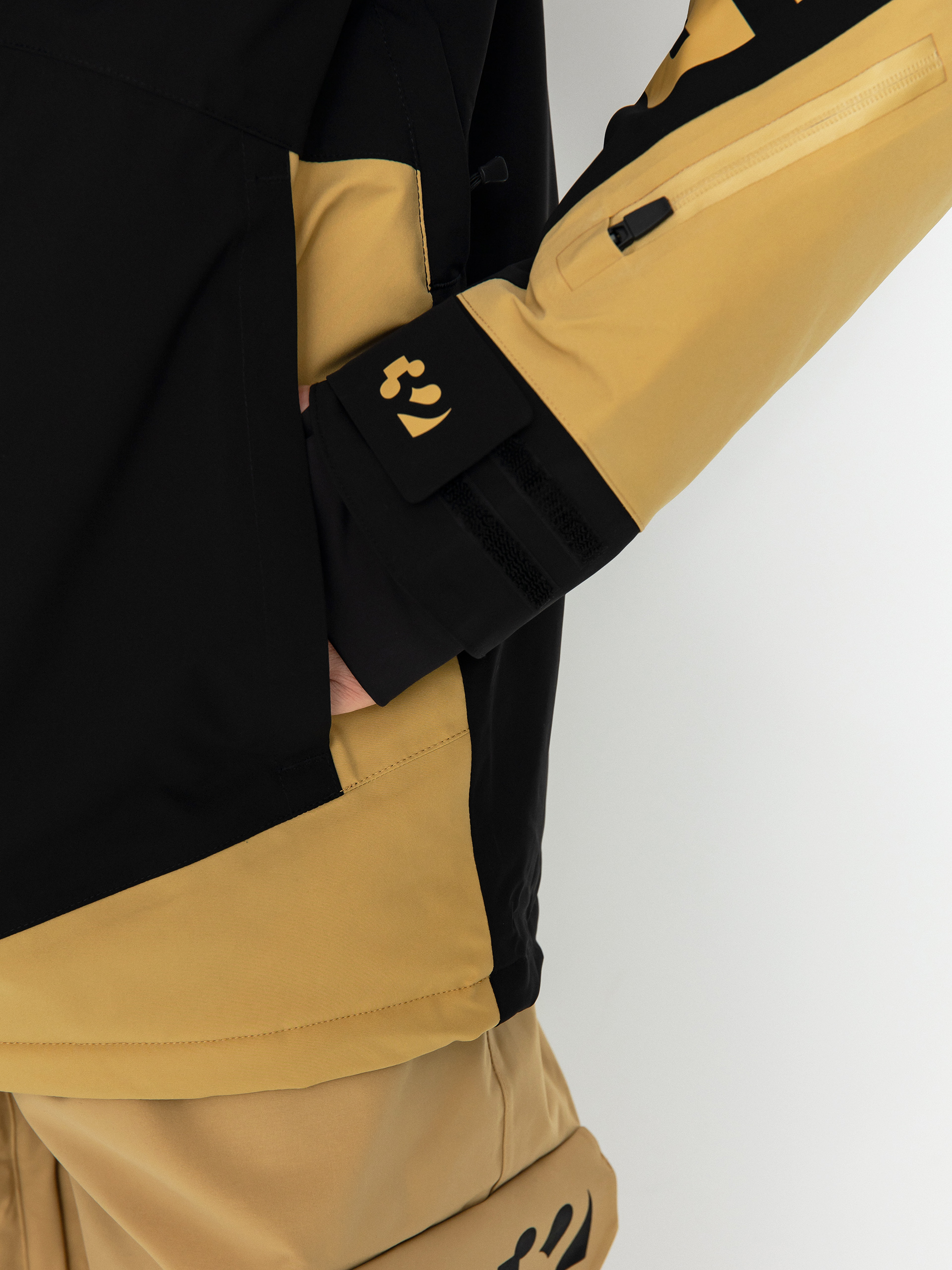 Herren ThirtyTwo Lashed Insulated Snowboardjacke (black/tan)