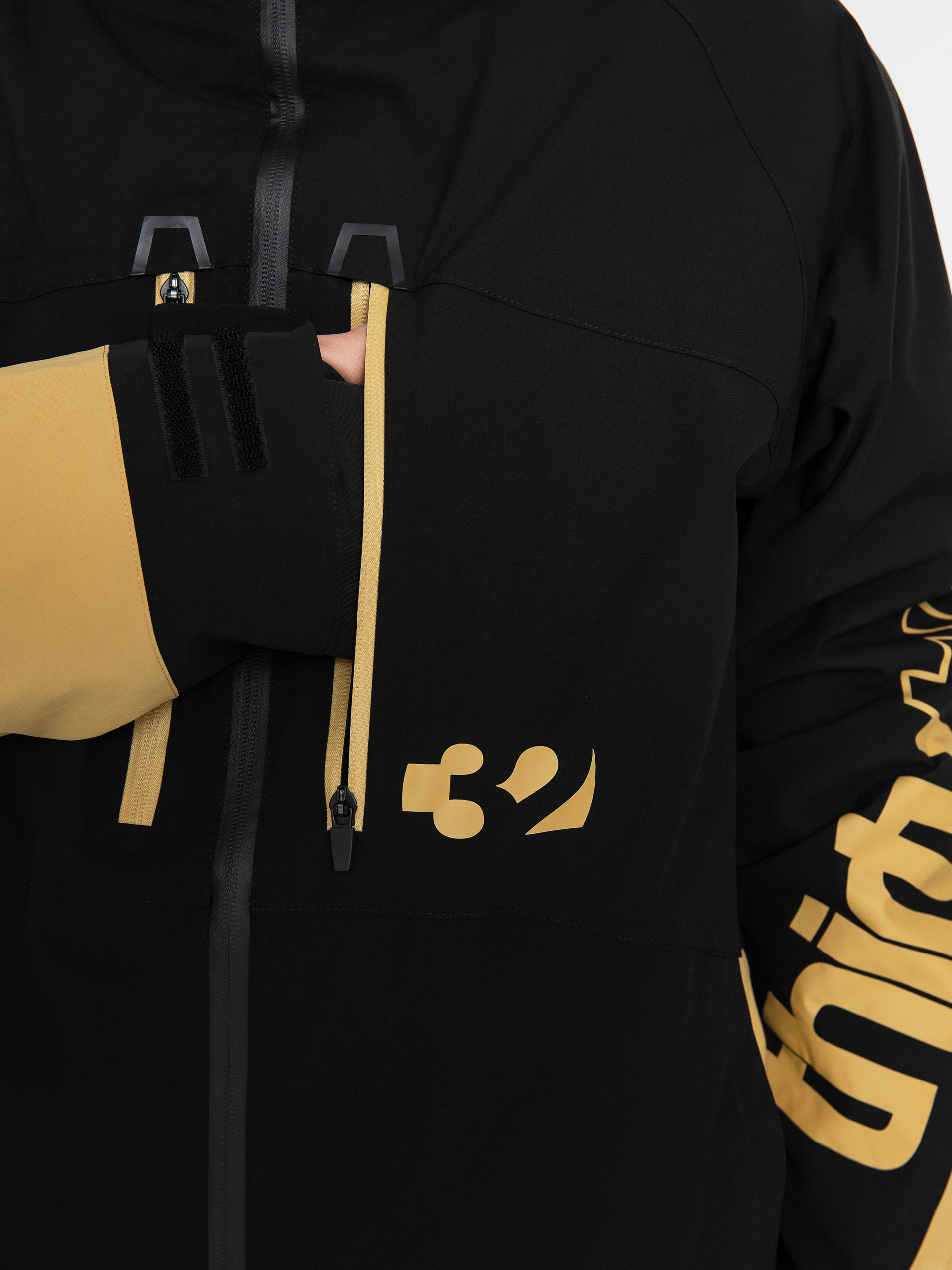 Herren ThirtyTwo Lashed Insulated Snowboardjacke (black/tan)