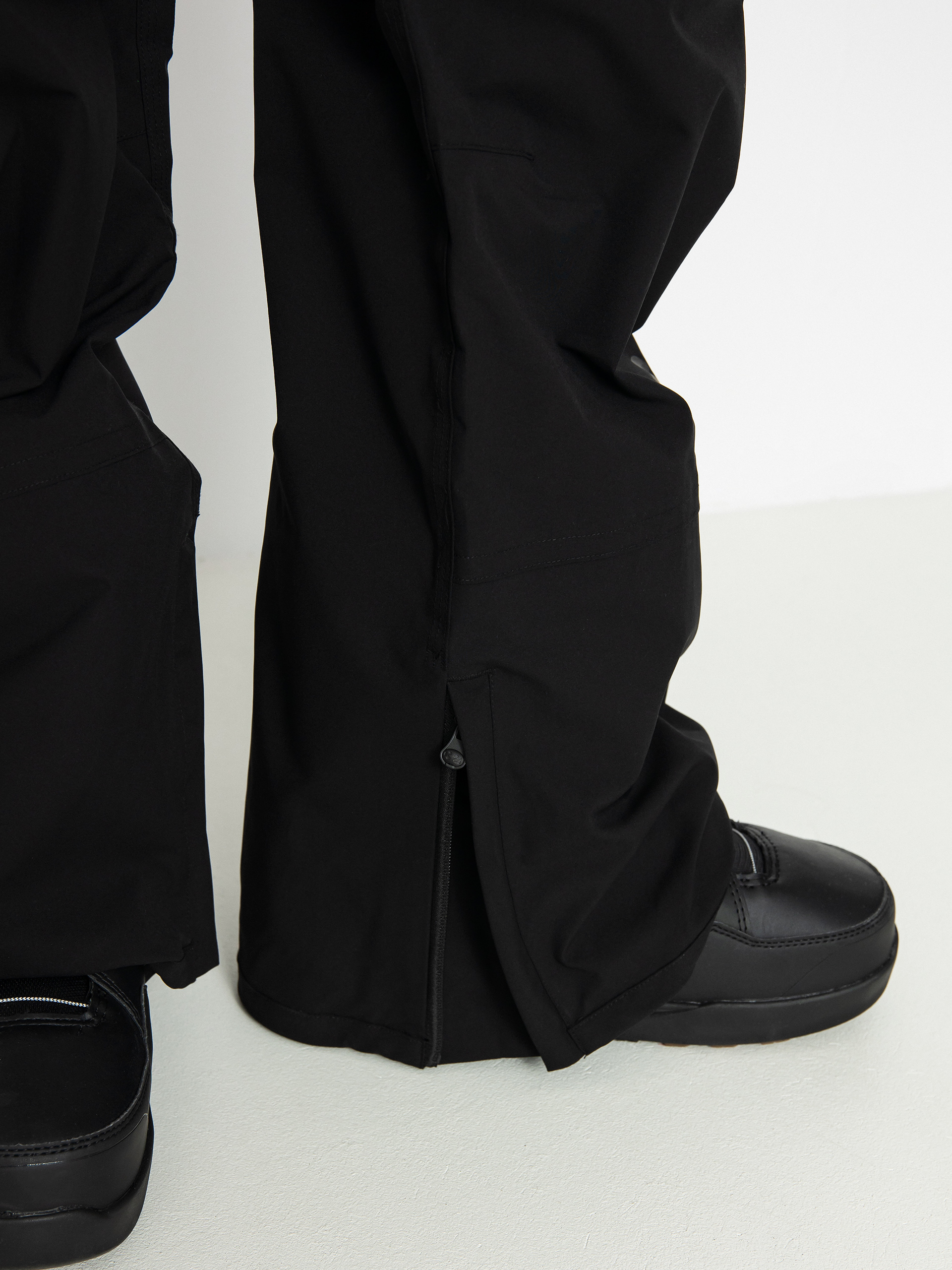 Mens ThirtyTwo Basement Bib Snowboard pants (black)