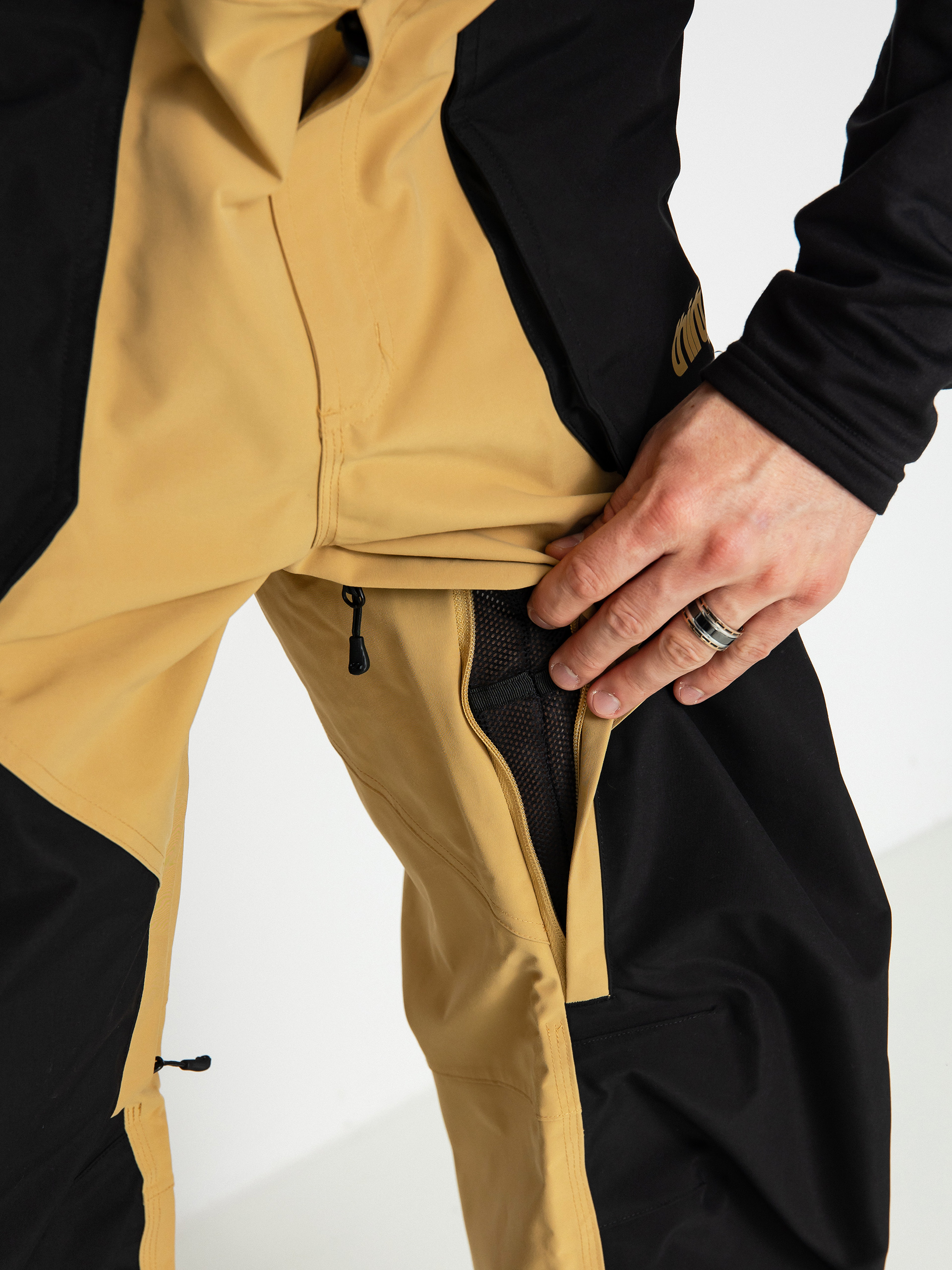 Mens ThirtyTwo Basement Bib Snowboard pants (black/tan)