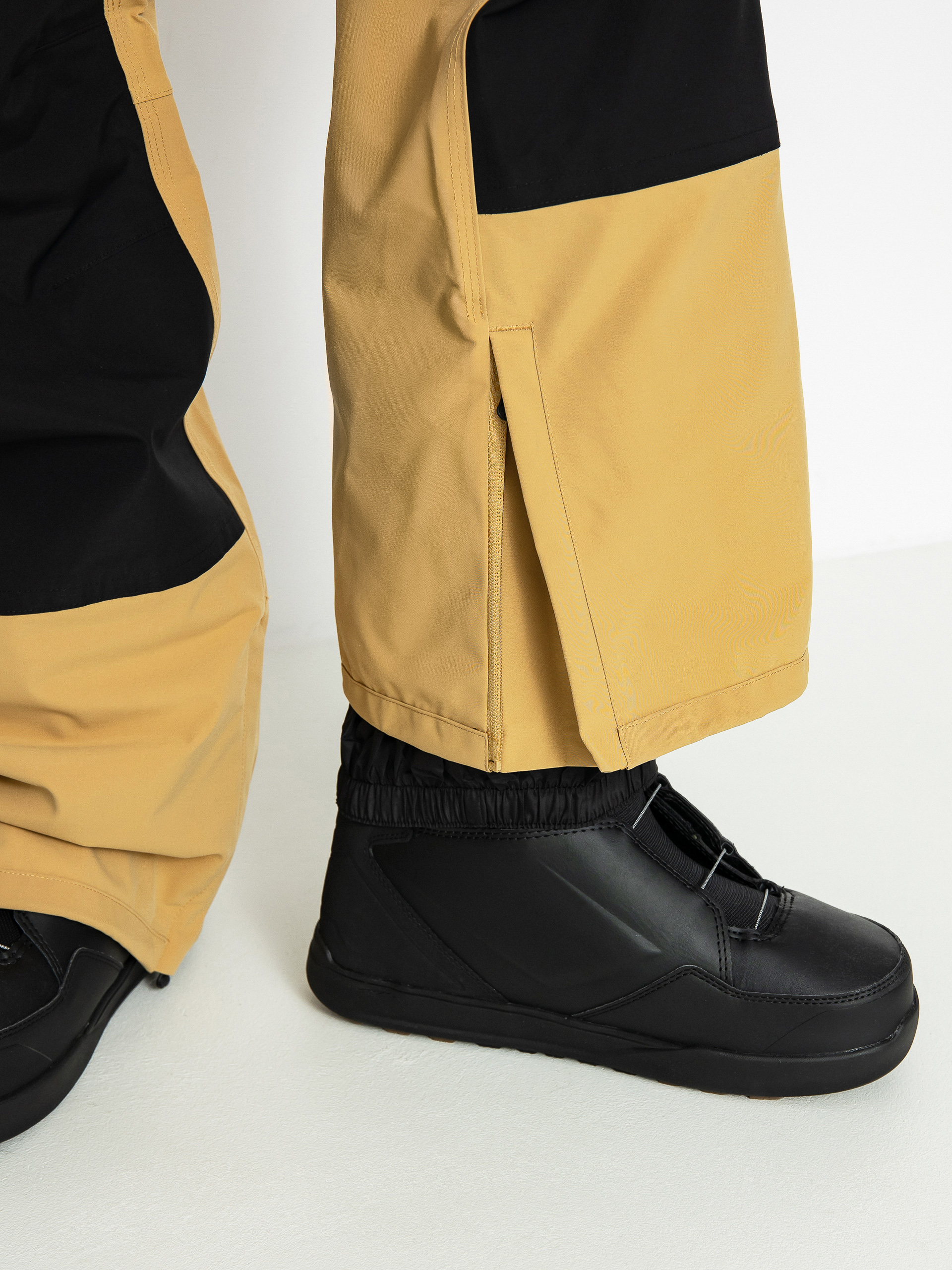 Mens ThirtyTwo Basement Bib Snowboard pants (black/tan)