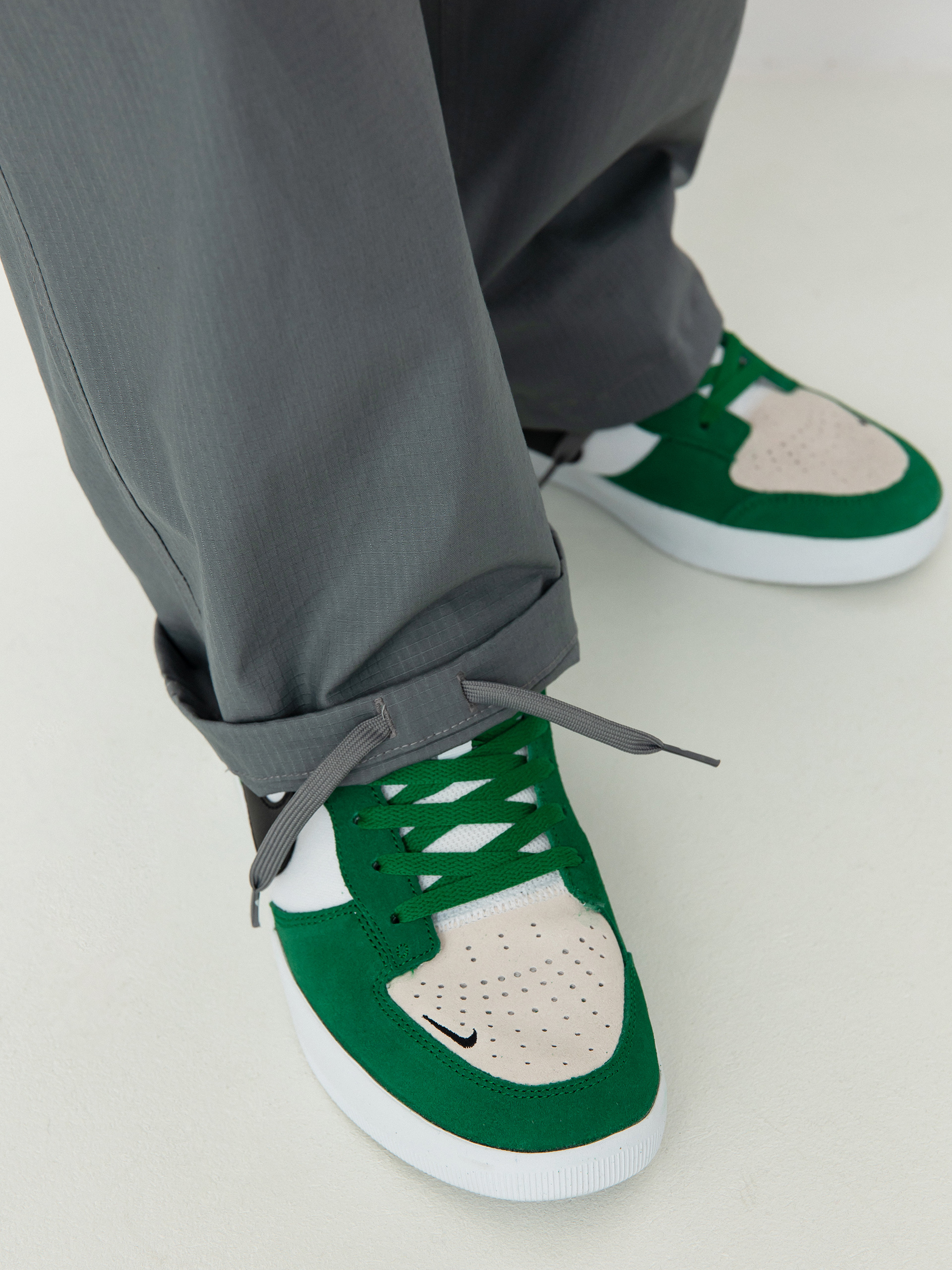 Nike SB Kearny Cargo Pants (smoke grey)