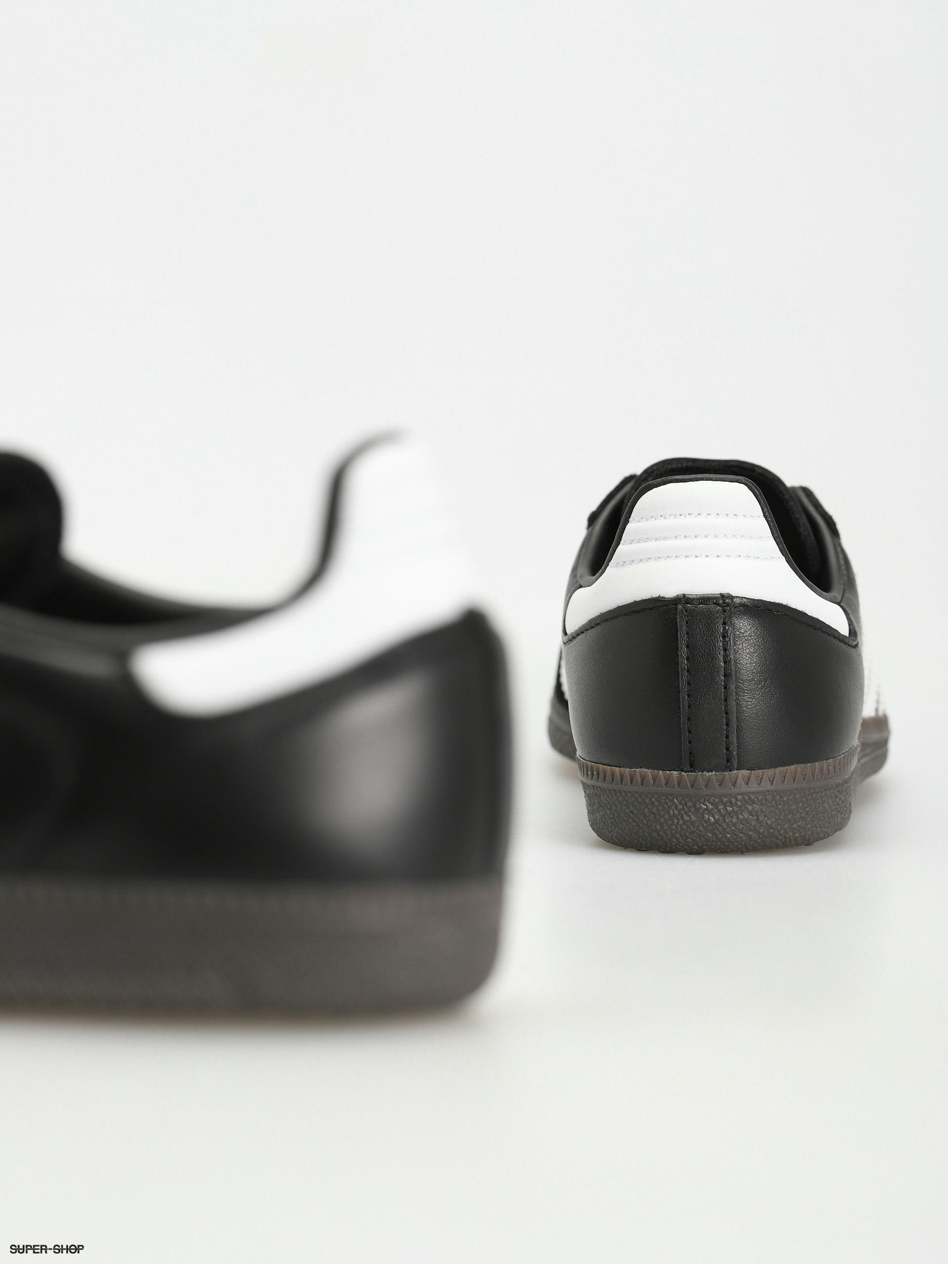 adidas Samba ADV Shoes (cblack/ftwwht/gum5)