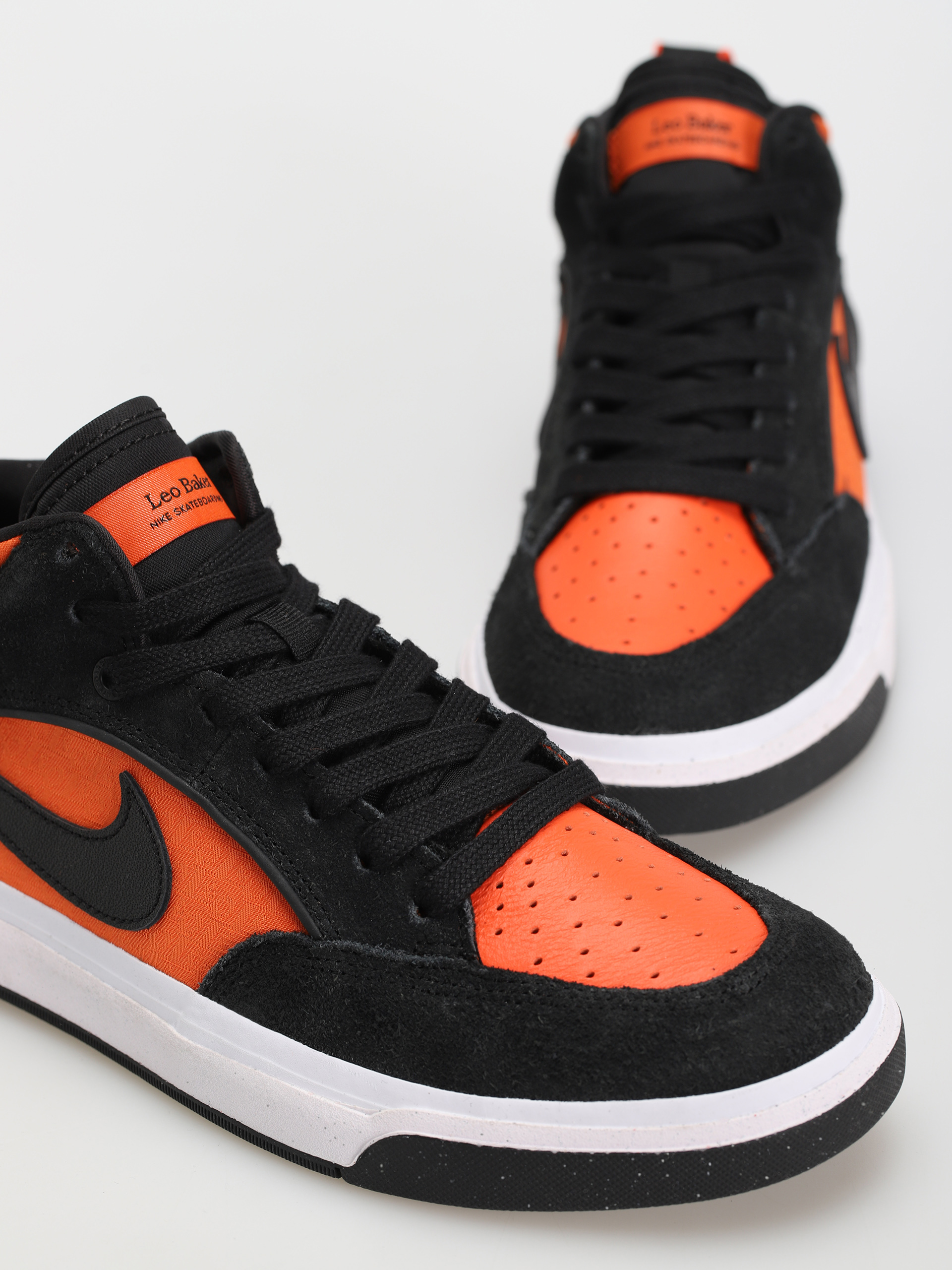 Nike SB React Leo Schuhe (black/black orange electro orange)
