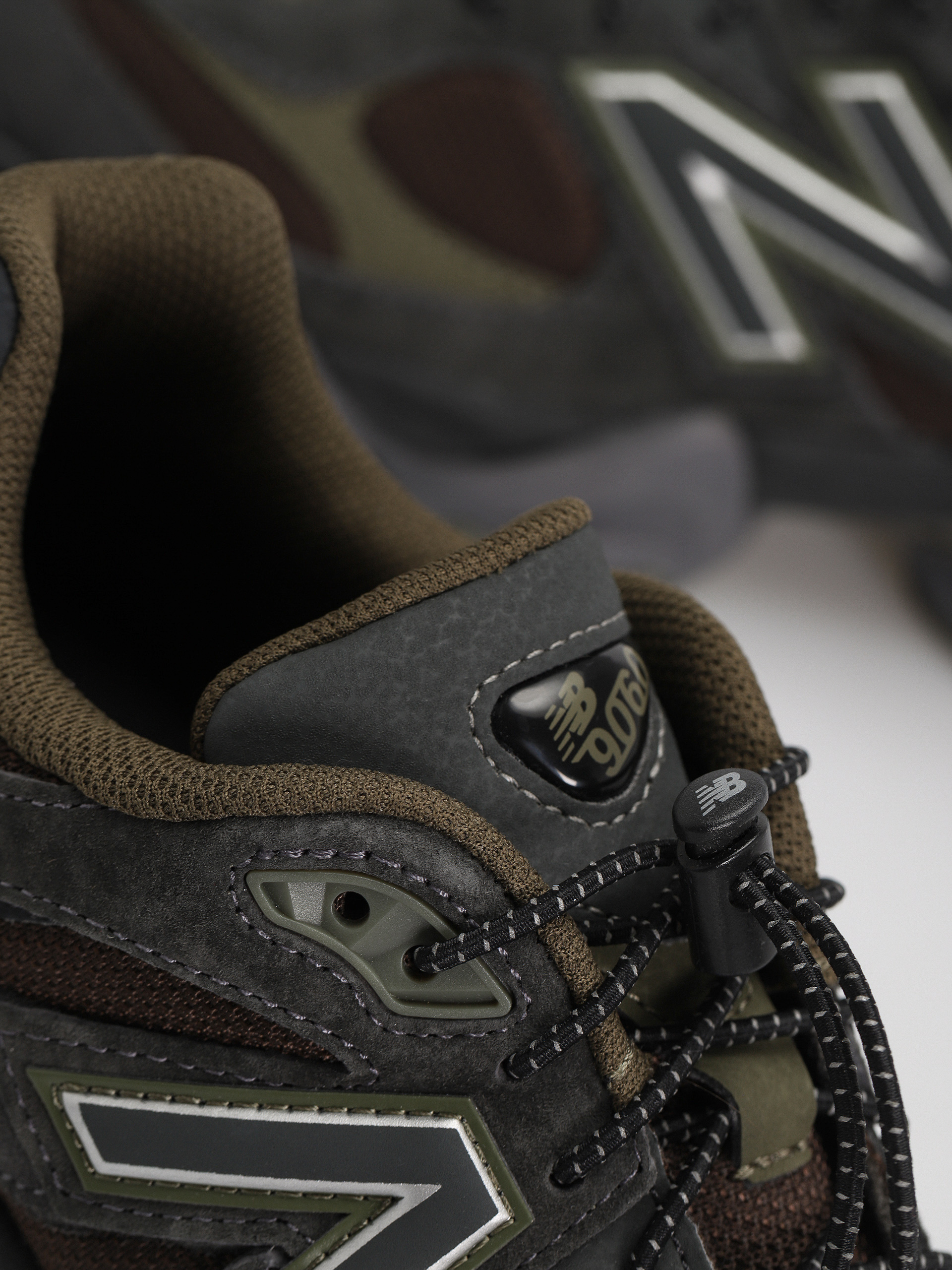 New Balance 9060 Shoes (blacktop)