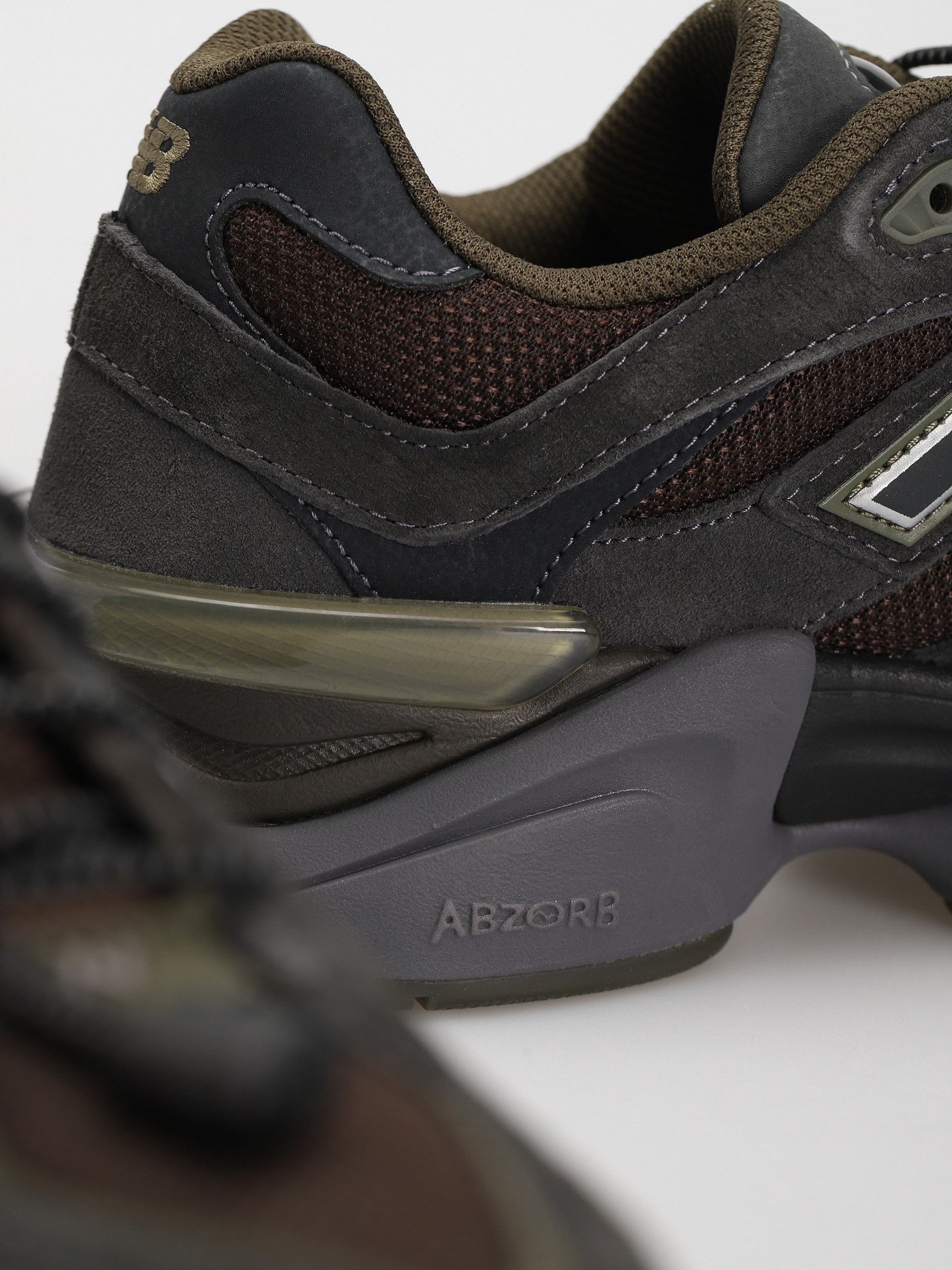 New Balance 9060 Shoes (blacktop)
