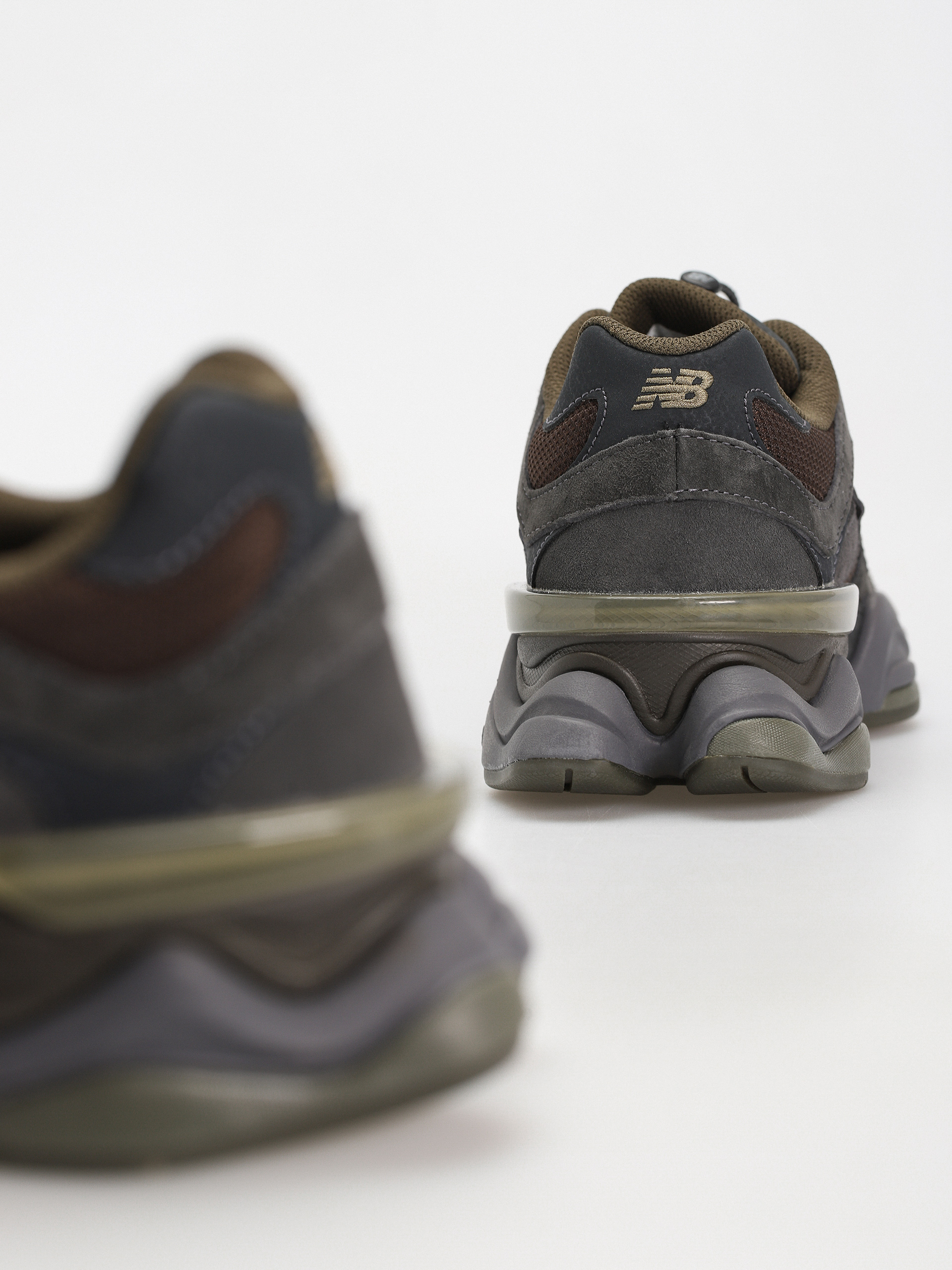 New Balance 9060 Shoes (blacktop)