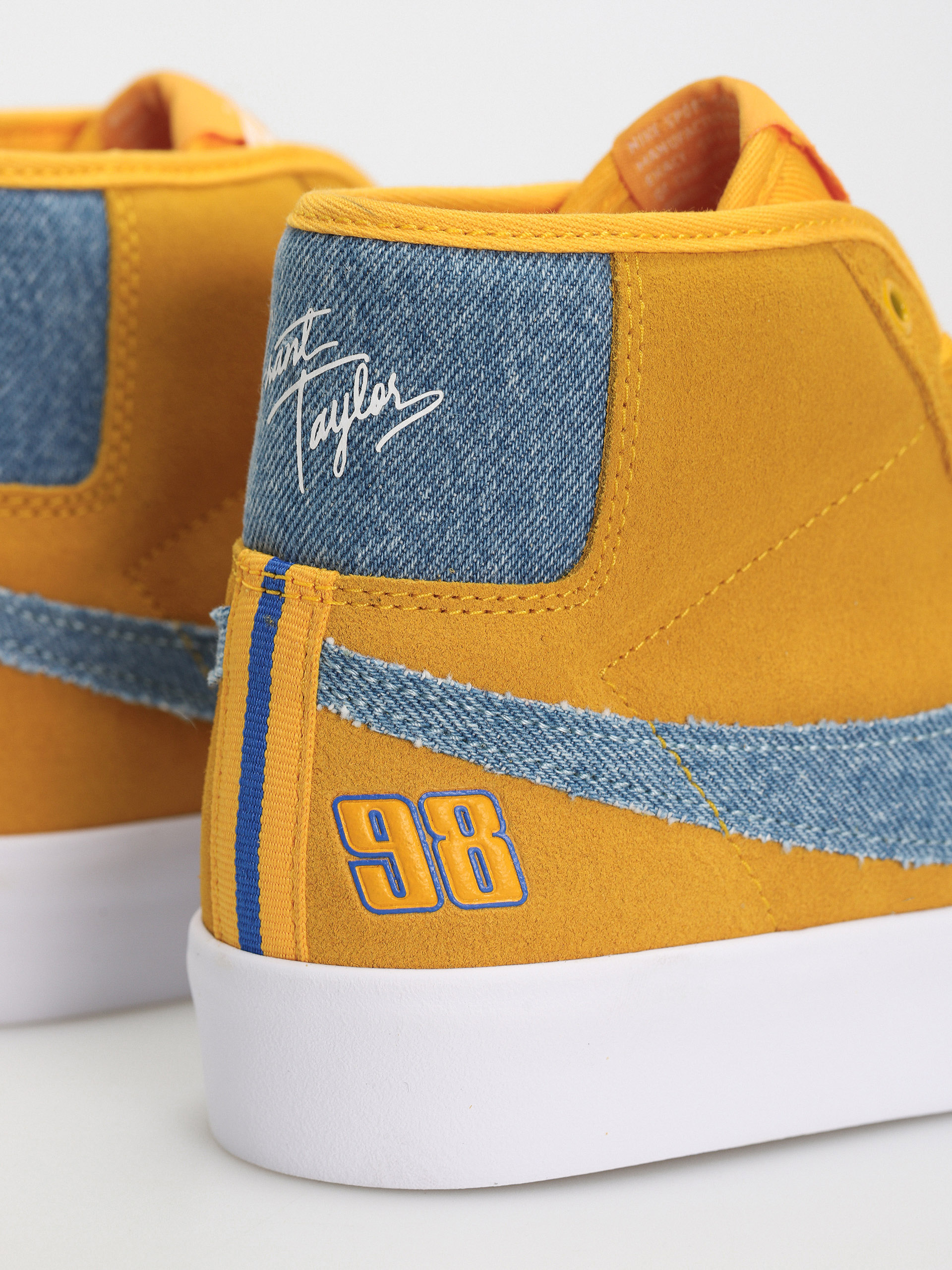 Nike SB Zoom Blazer Mid Pro GT Shoes (university gold/game royal)