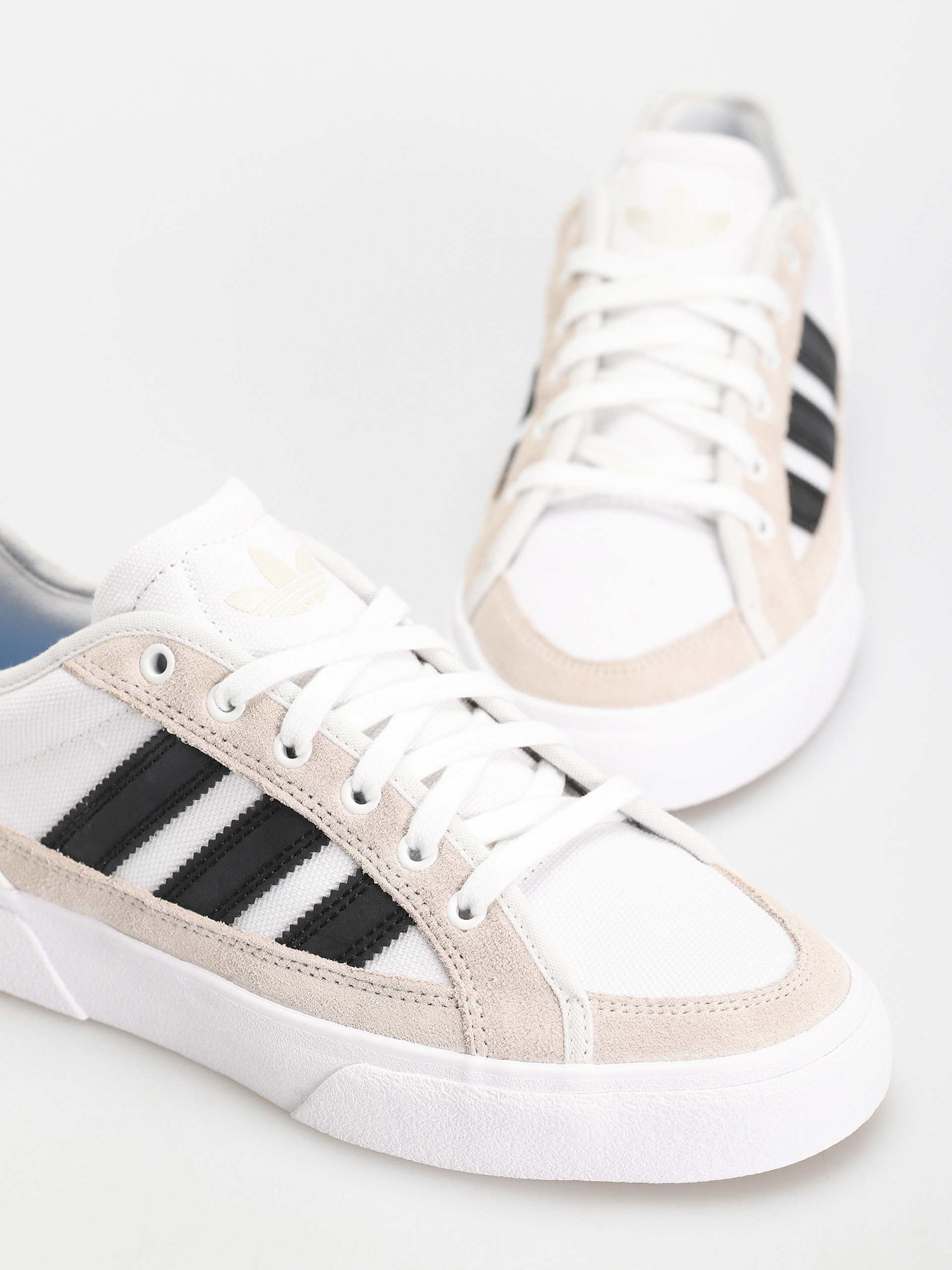 adidas Court TNS Premiere Shoes (crywht/cblack/ftwwht)