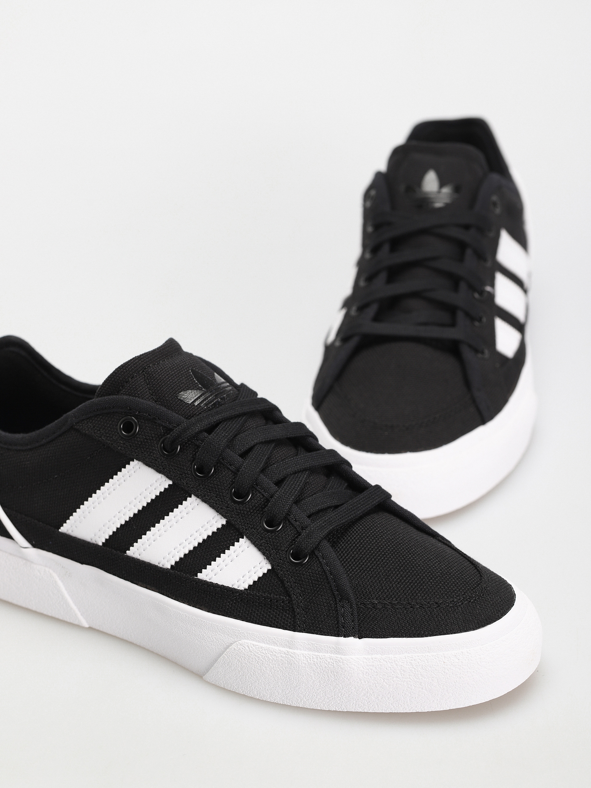 adidas Court TNS Premiere Shoes (cblack/ftwwht/ftwwht)