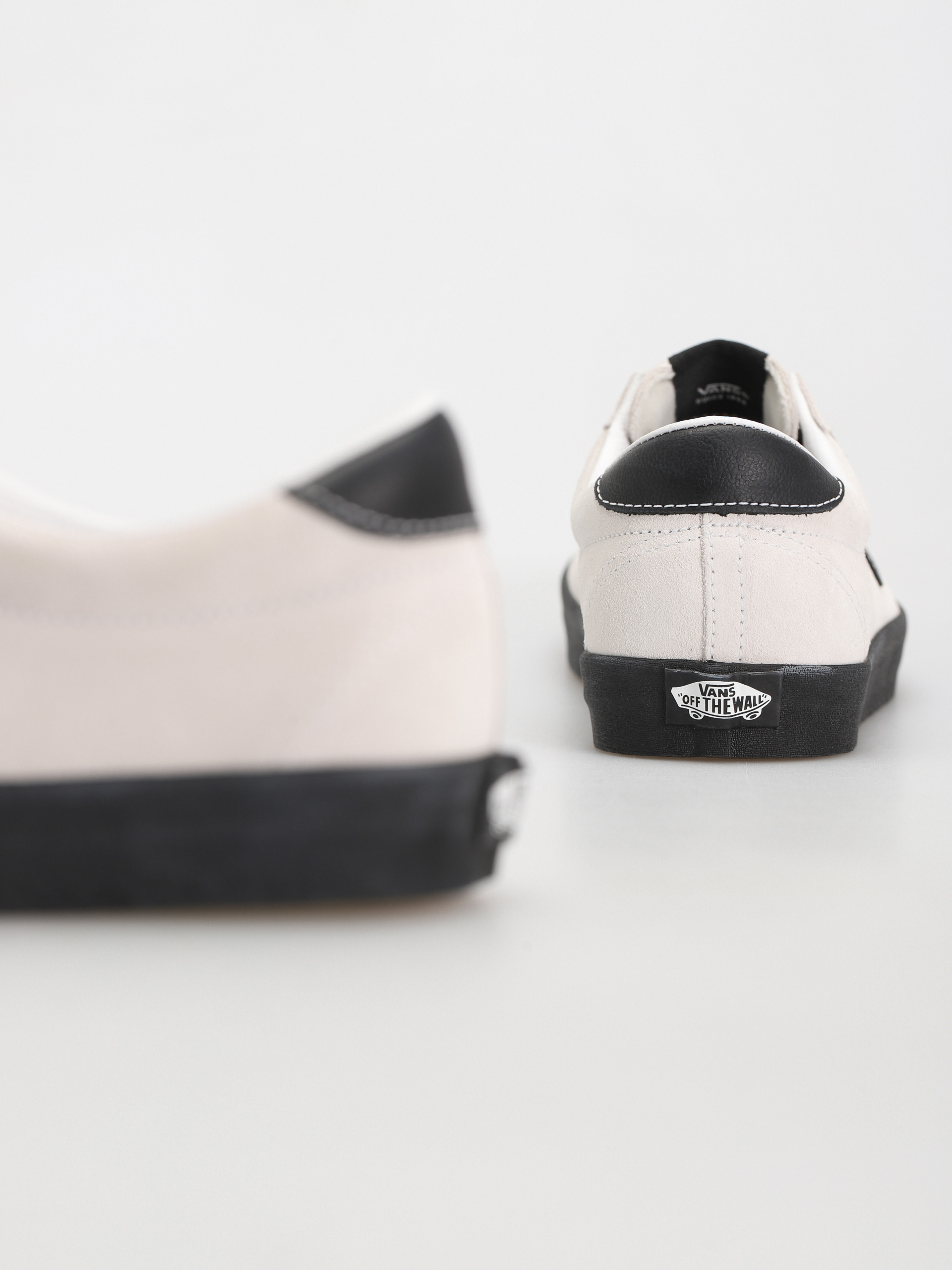 Vans Sport Low Schuhe (suede white/black)