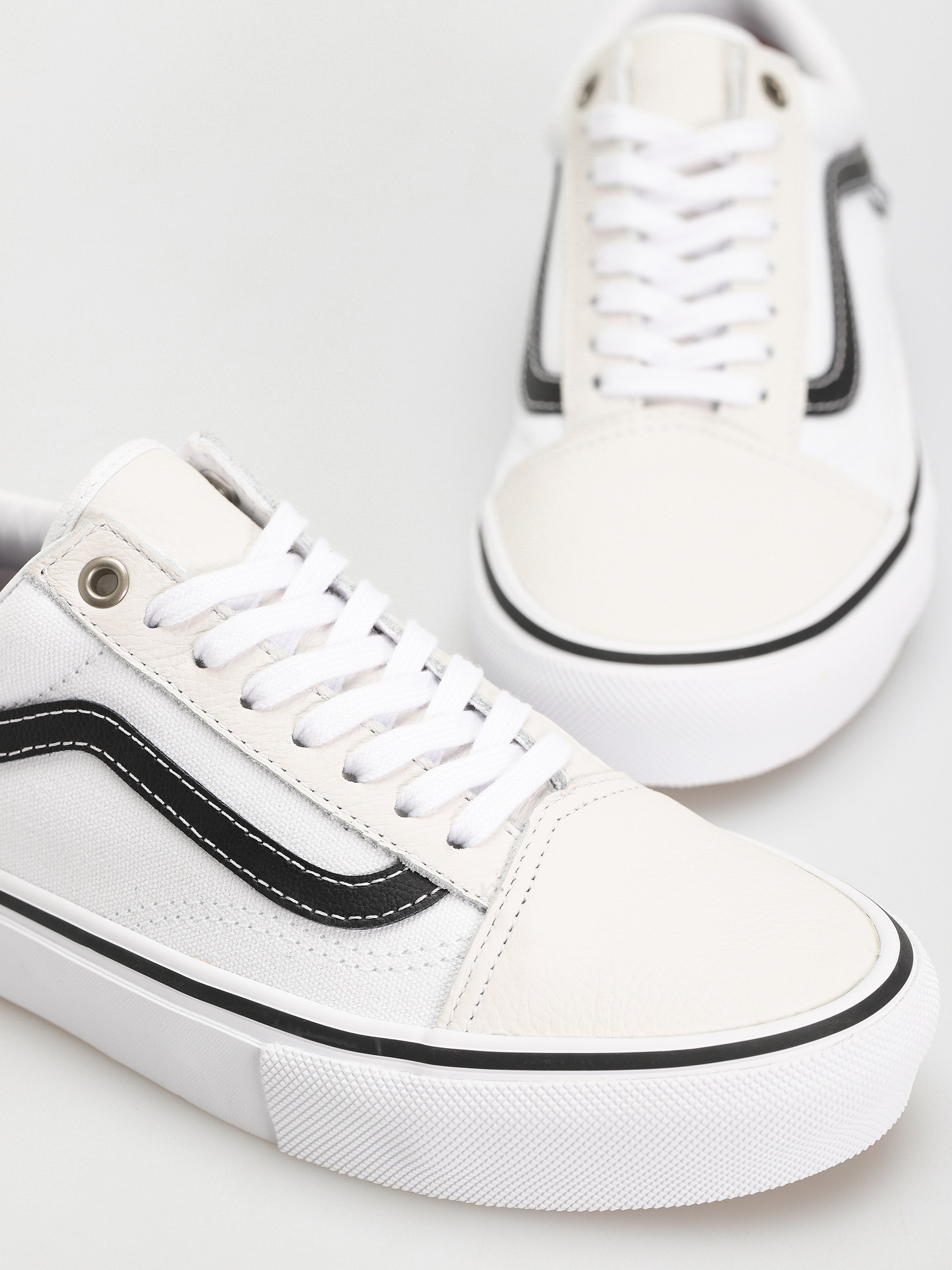 Vans Skate Old Skool Shoes (leather white/white)