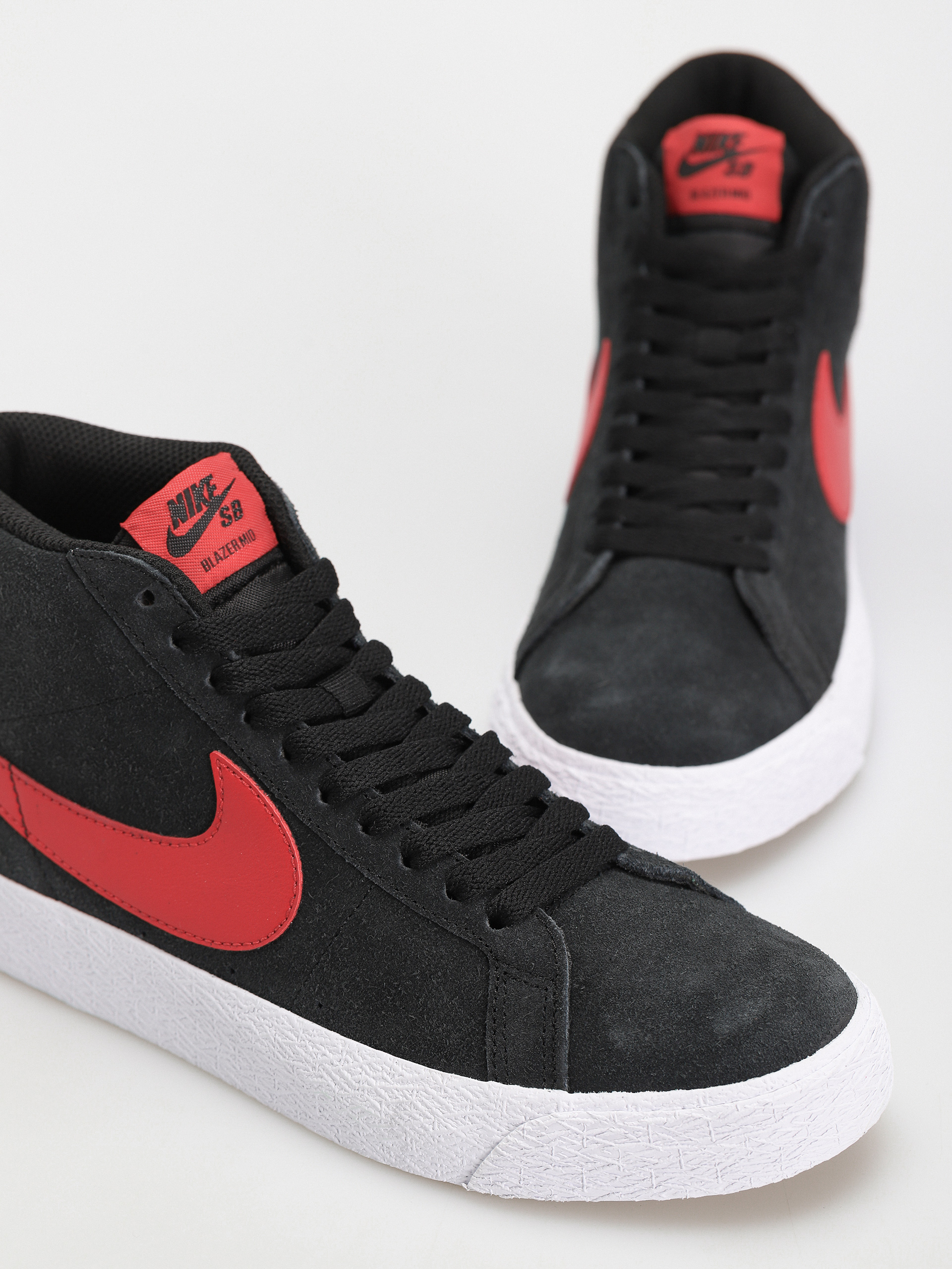Nike SB Zoom Blazer Mid Shoes (black/university red black white)