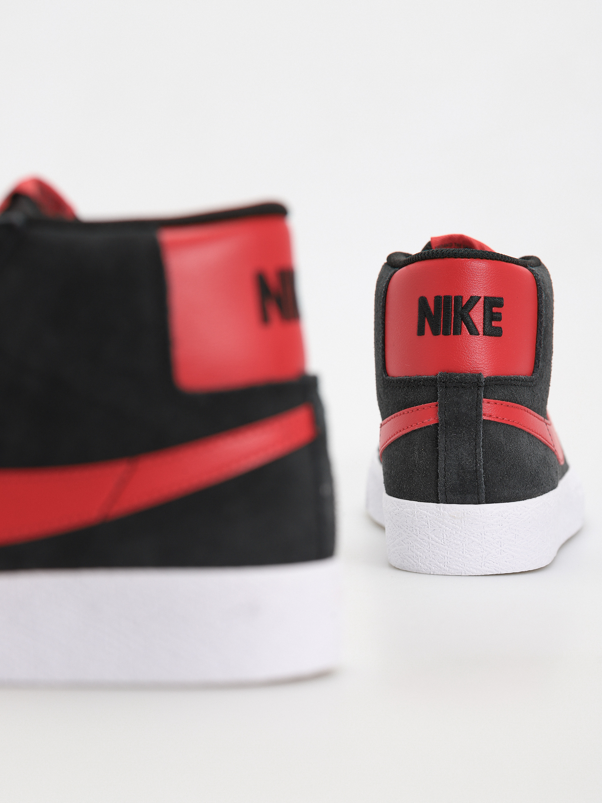 Nike SB Zoom Blazer Mid Shoes (black/university red black white)