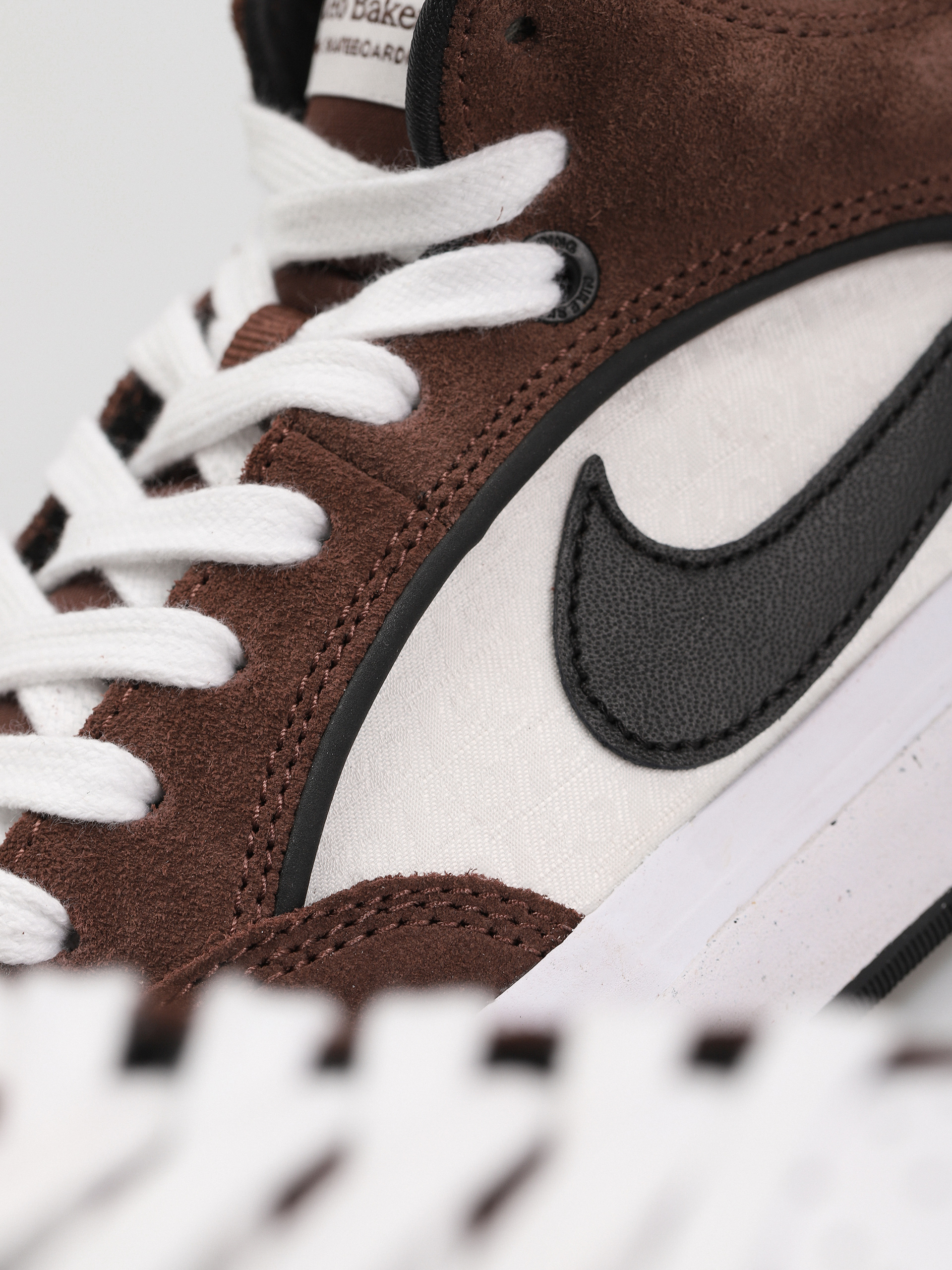 Nike SB React Leo Shoes (lt chocolate/black white black)