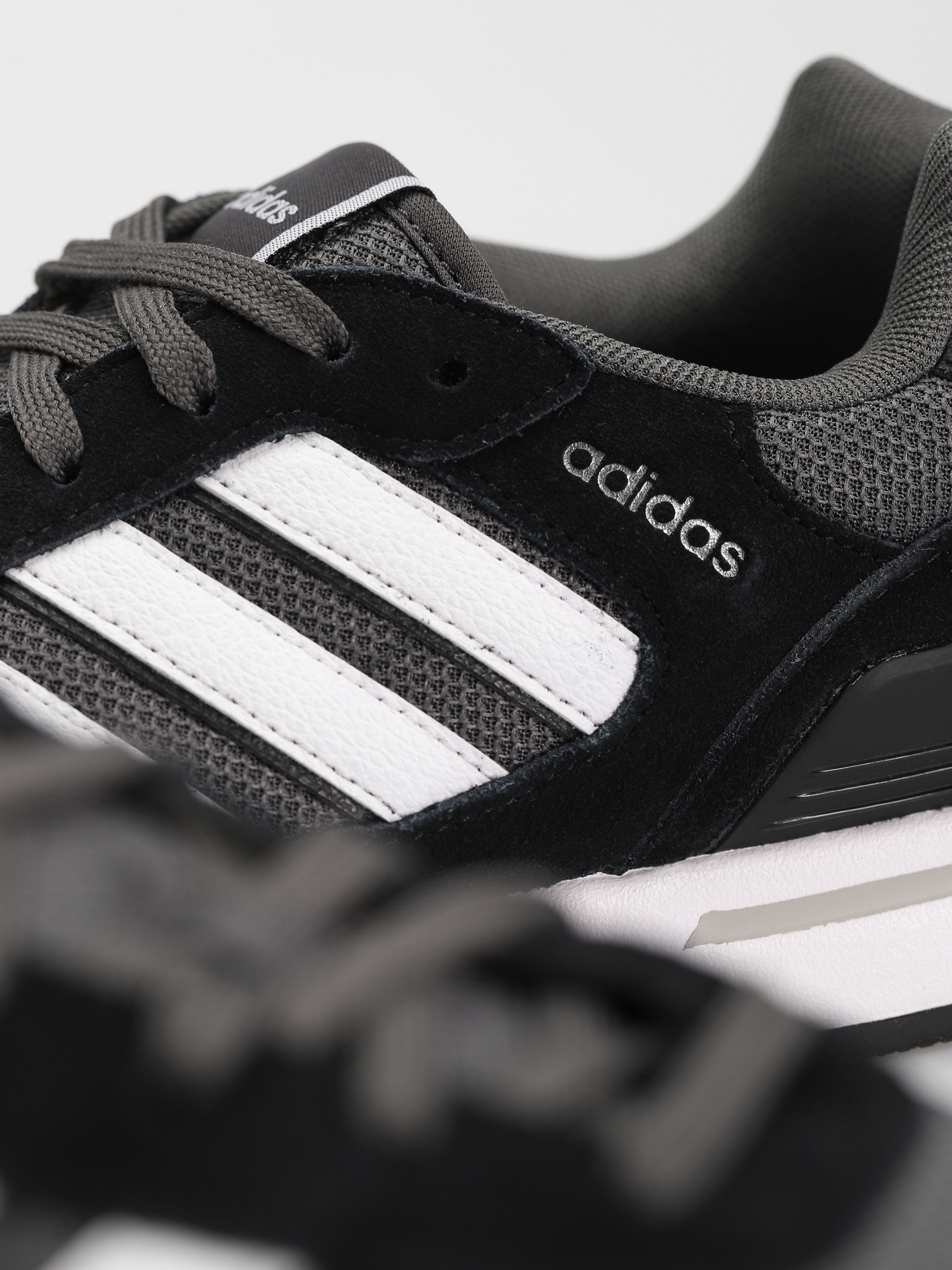 adidas Run 80s Shoes (cblack/ftwwht/gresix)