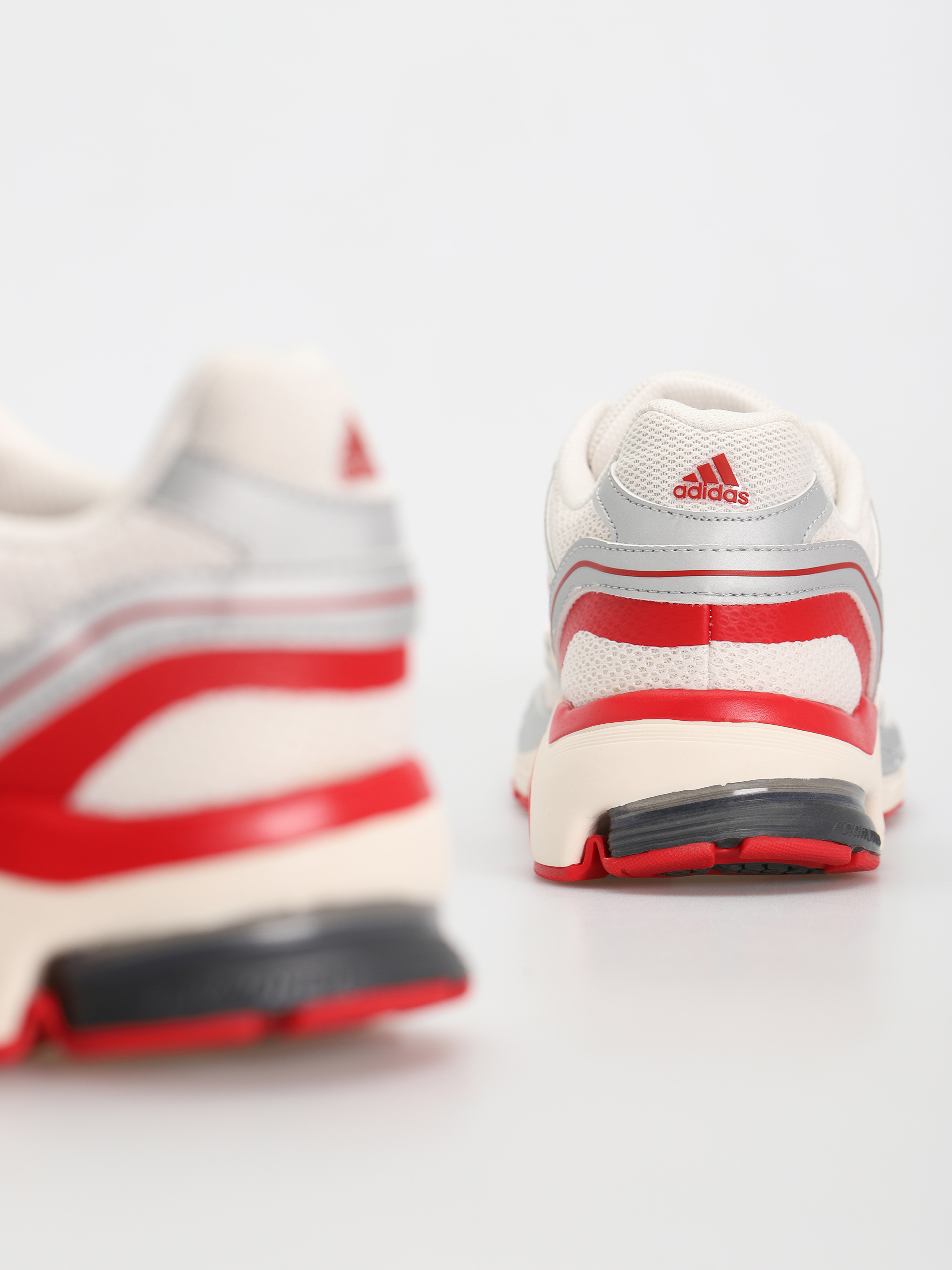 adidas Spiritain 2000 Shoes (ftwwht/betsca/cwhite)