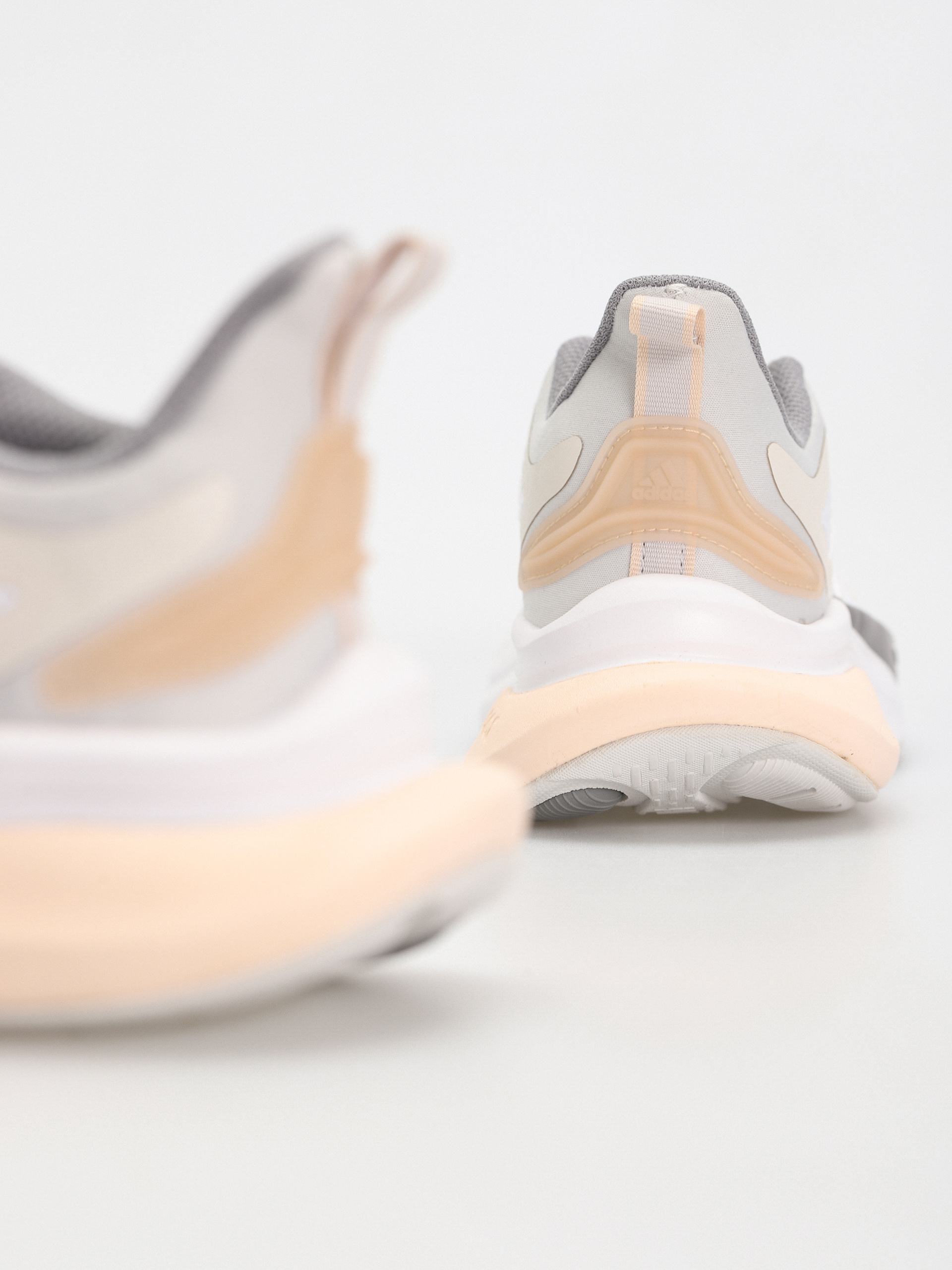 adidas AlphaBounce + Schuhe Wmn (ftwwht/zeromt/grethr)