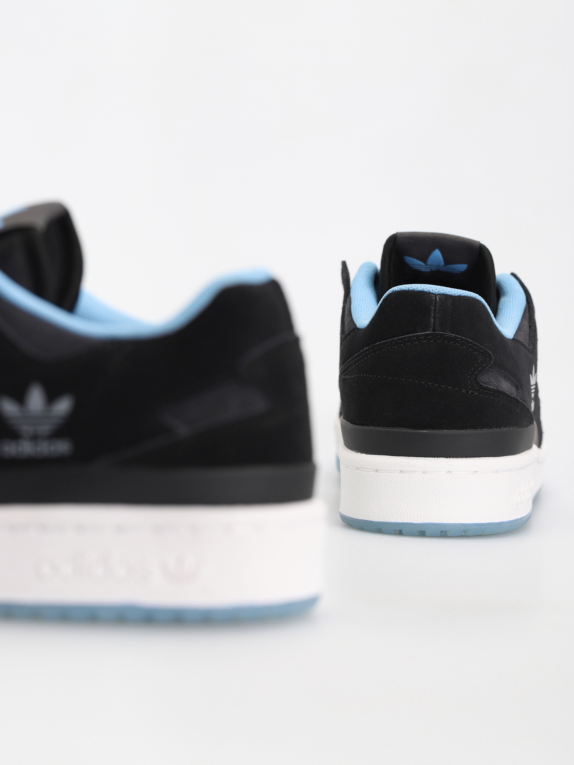 adidas Forum 84 Low ADV Shoes (cblack/blubrs/carbon)