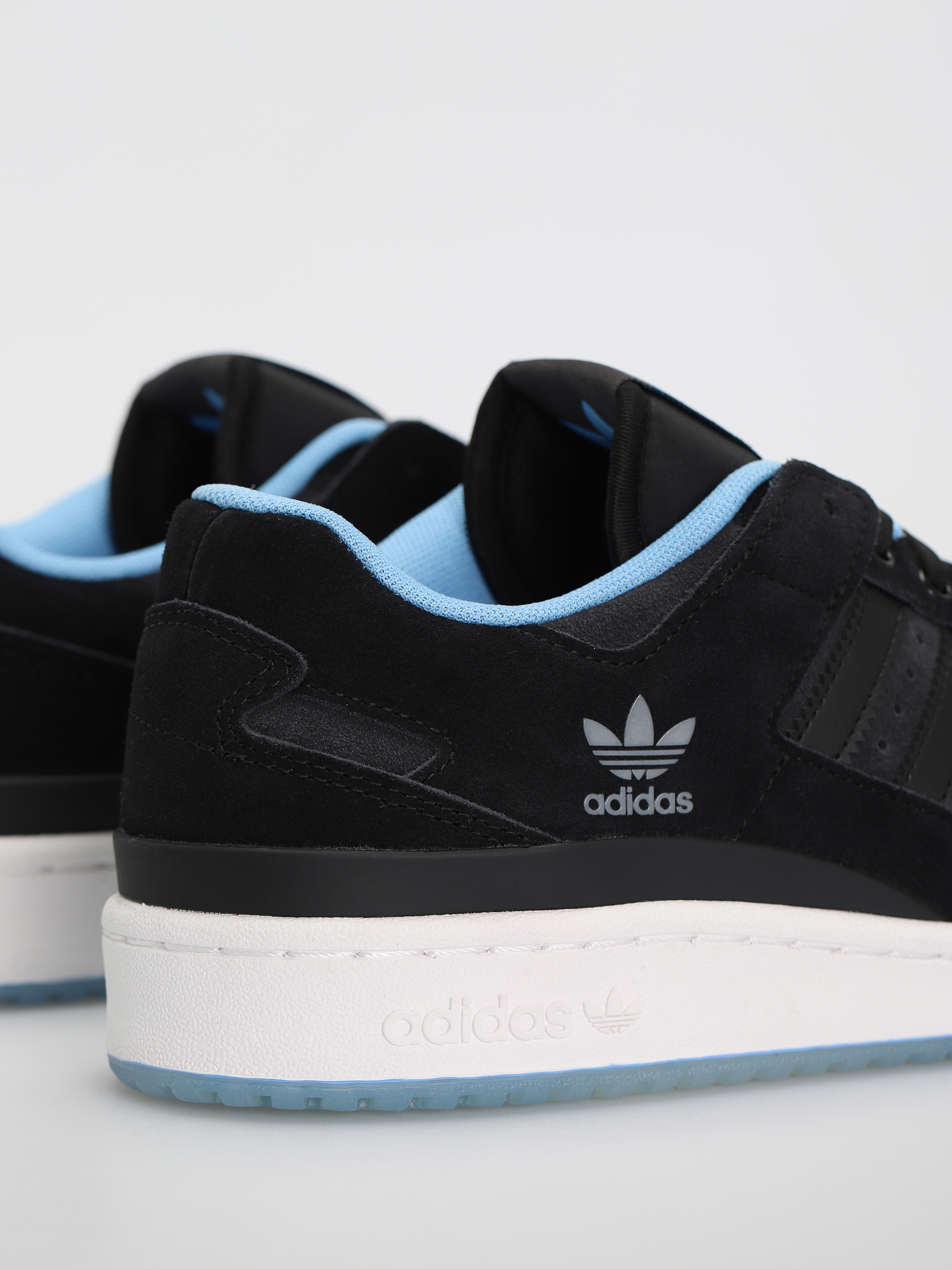 adidas Forum 84 Low ADV Shoes (cblack/blubrs/carbon)