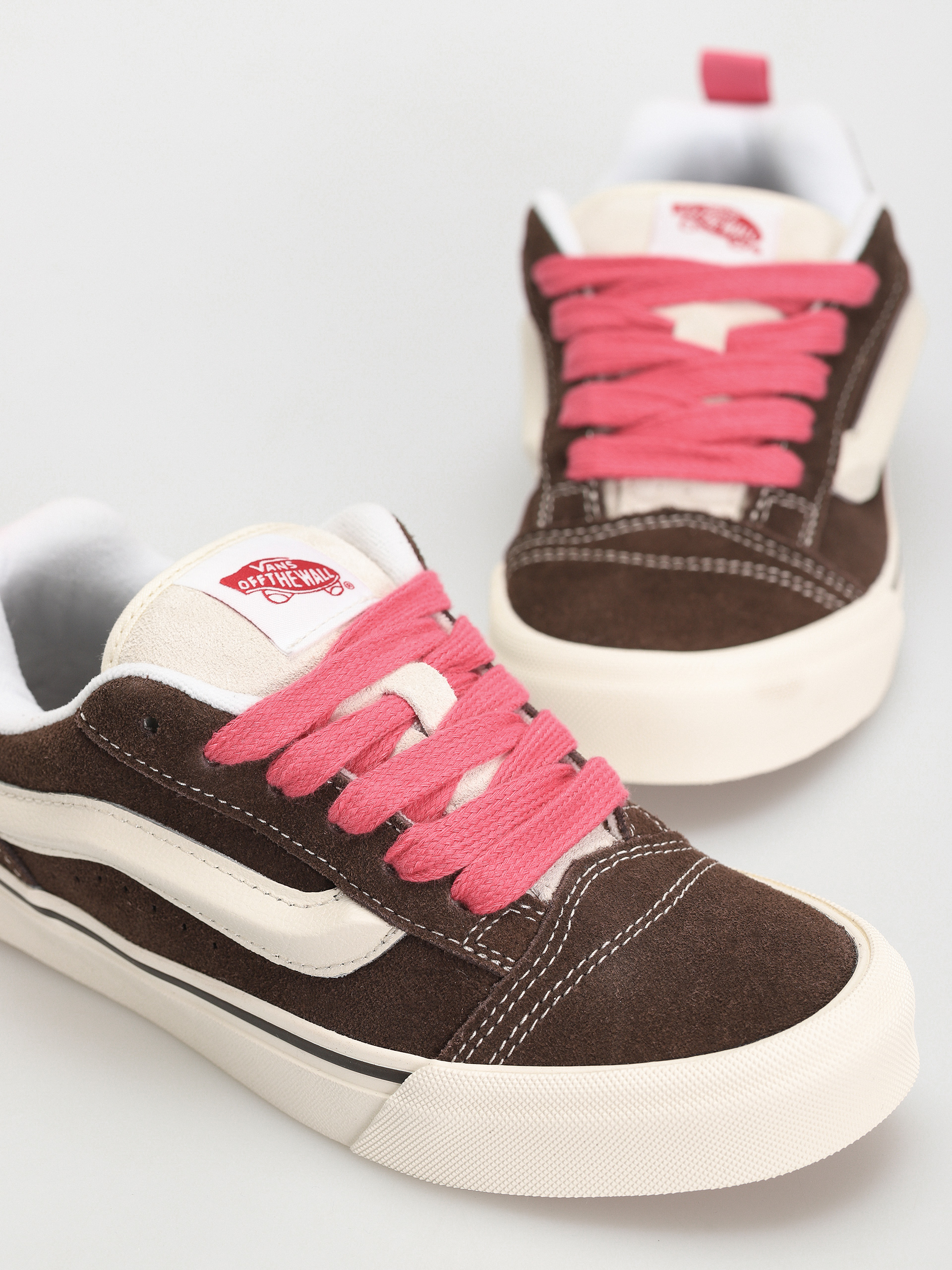 Vans Knu Skool Shoes (retro color brown/true white)