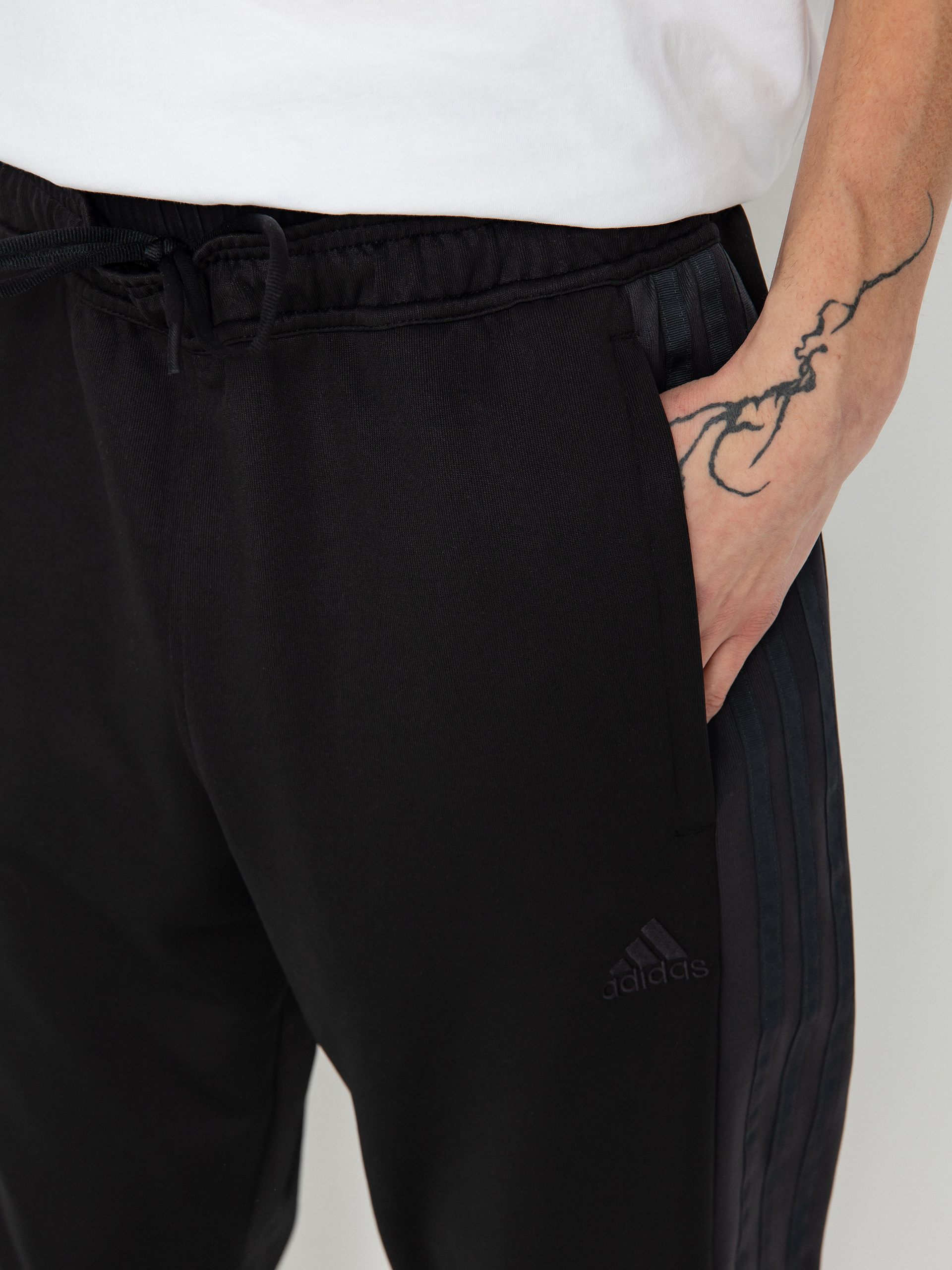 adidas Originals Tiro Pants (black)