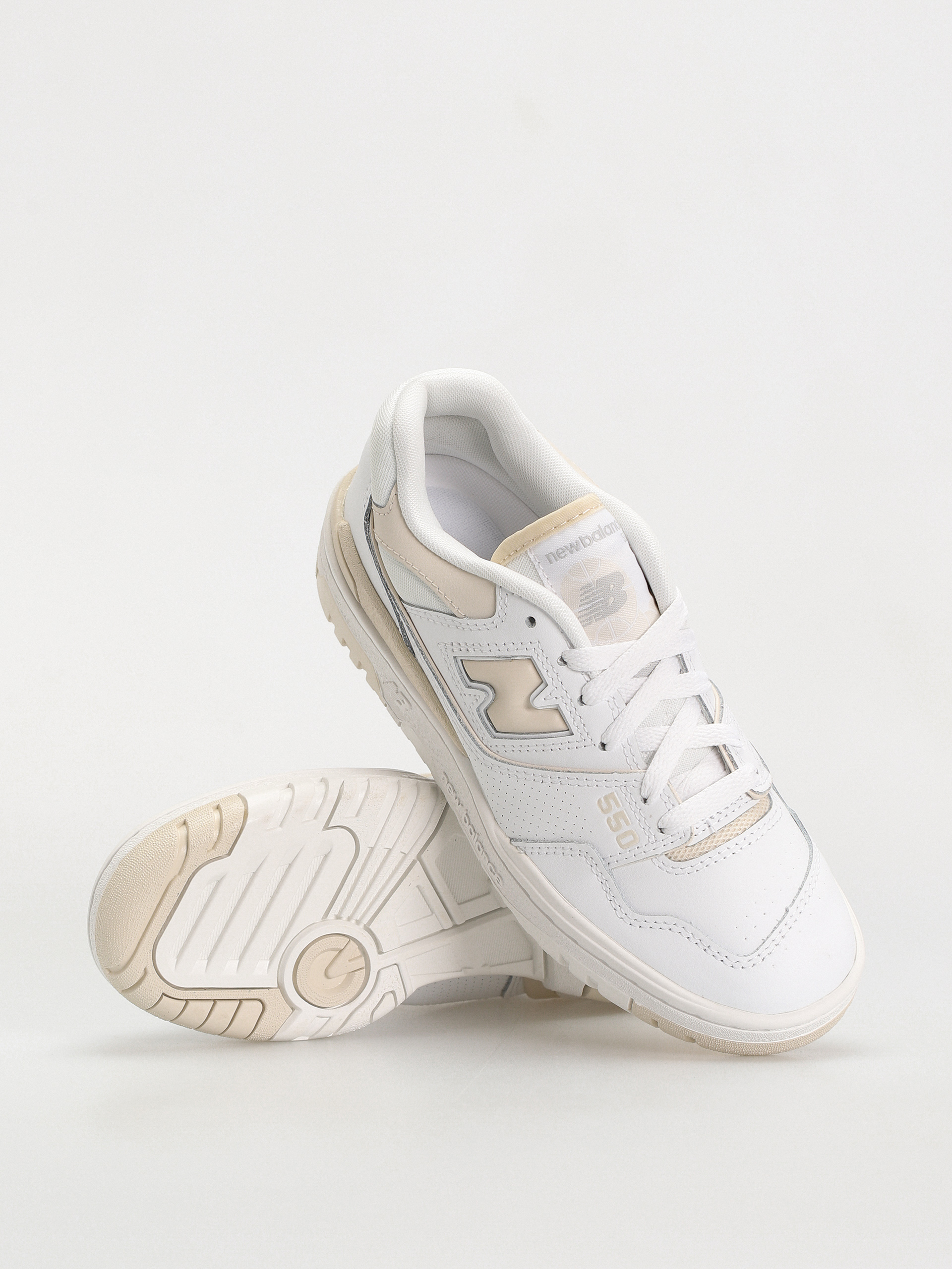 New Balance 550 Shoes Wmn (white linen)