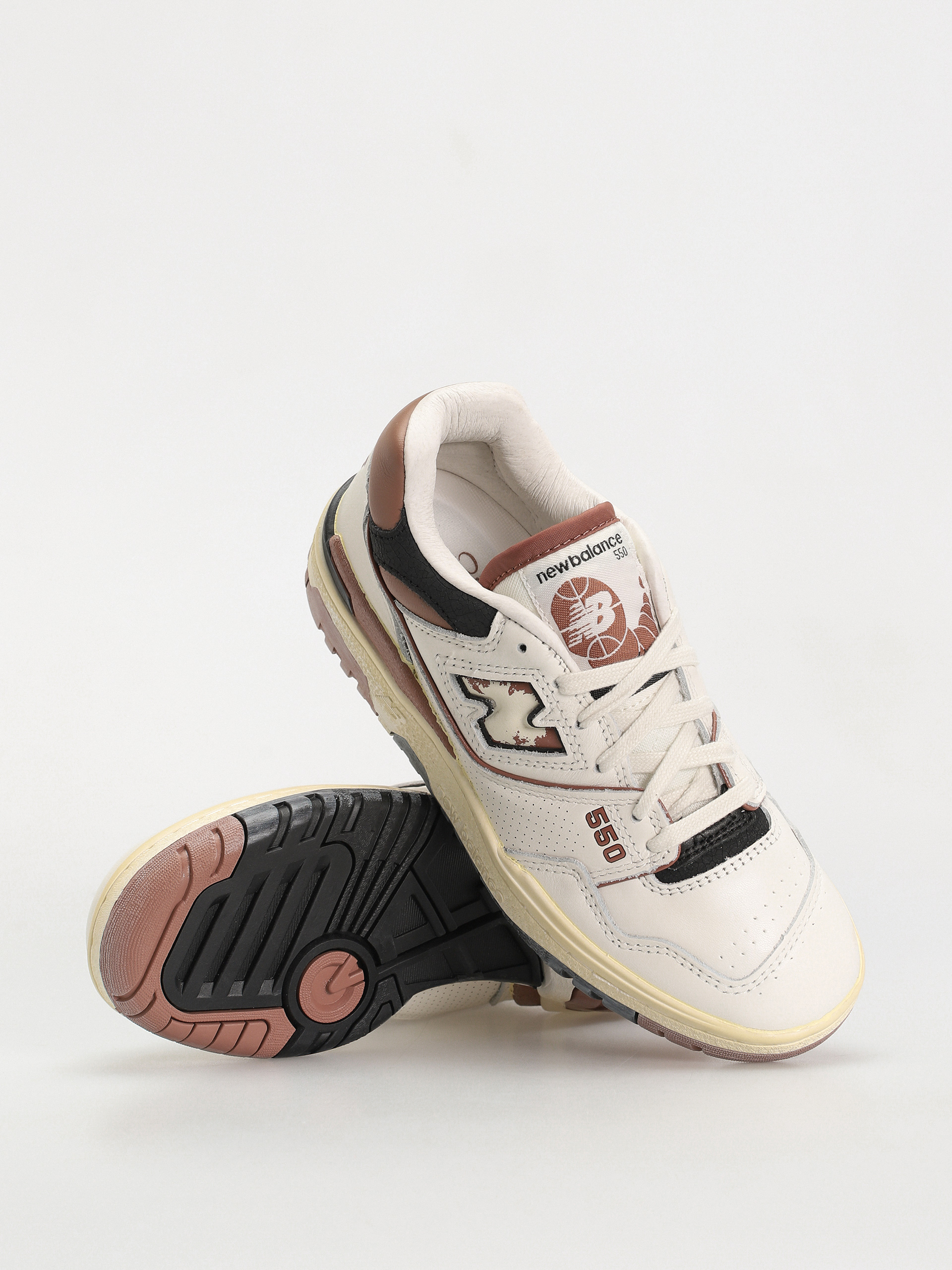 New Balance 550 Shoes (vintage brown)