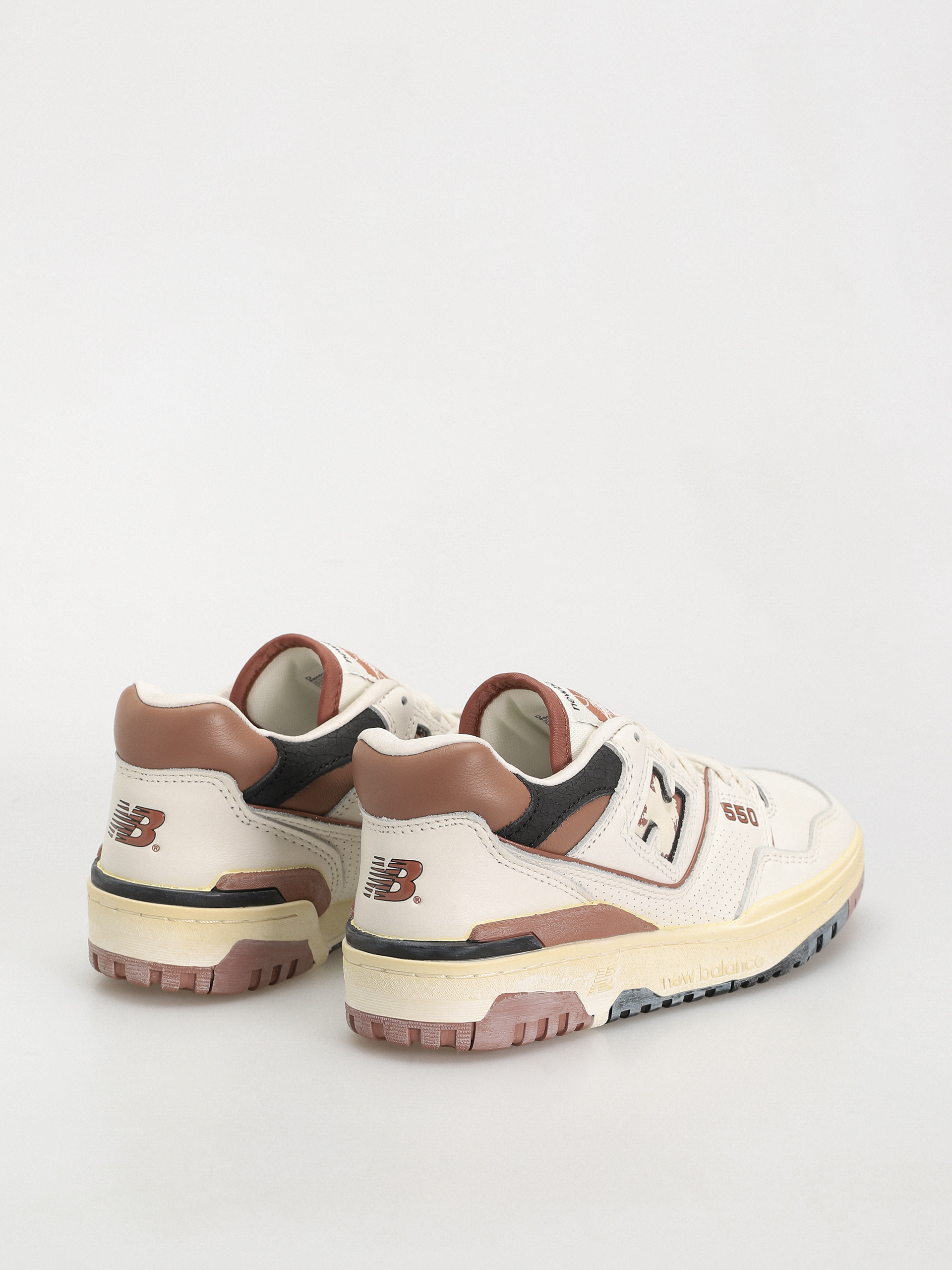 New Balance 550 Shoes (vintage brown)