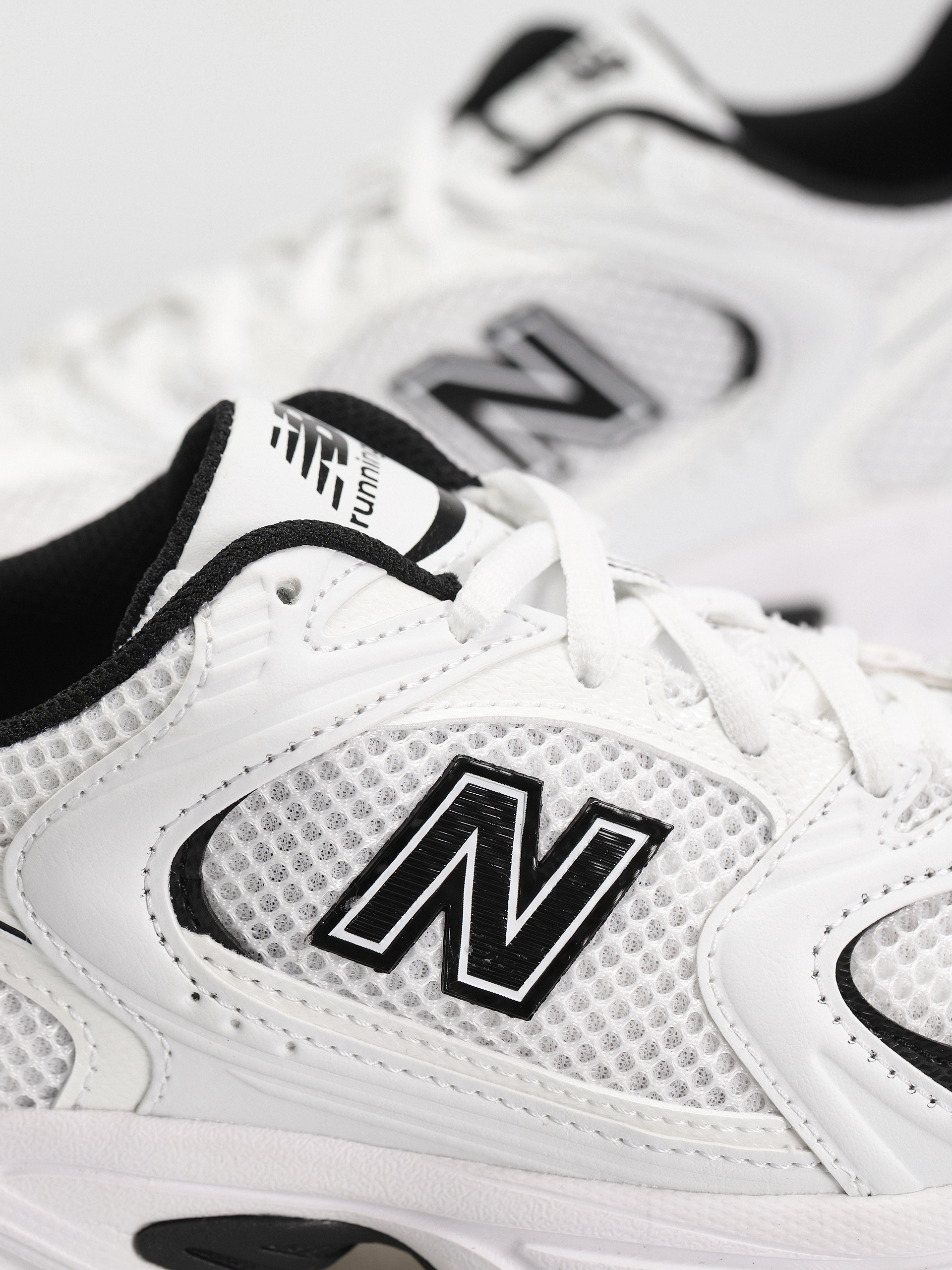 New Balance 530 Shoes (white black details)
