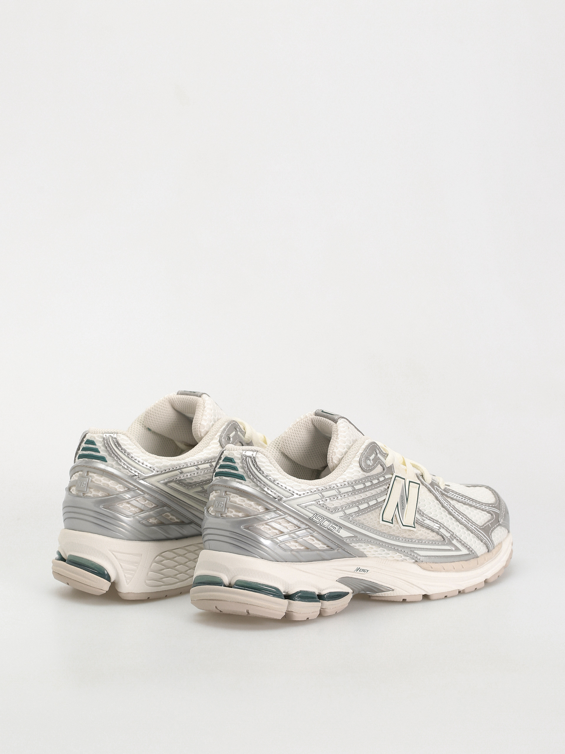 New Balance 1906 Shoes (silver metallic)