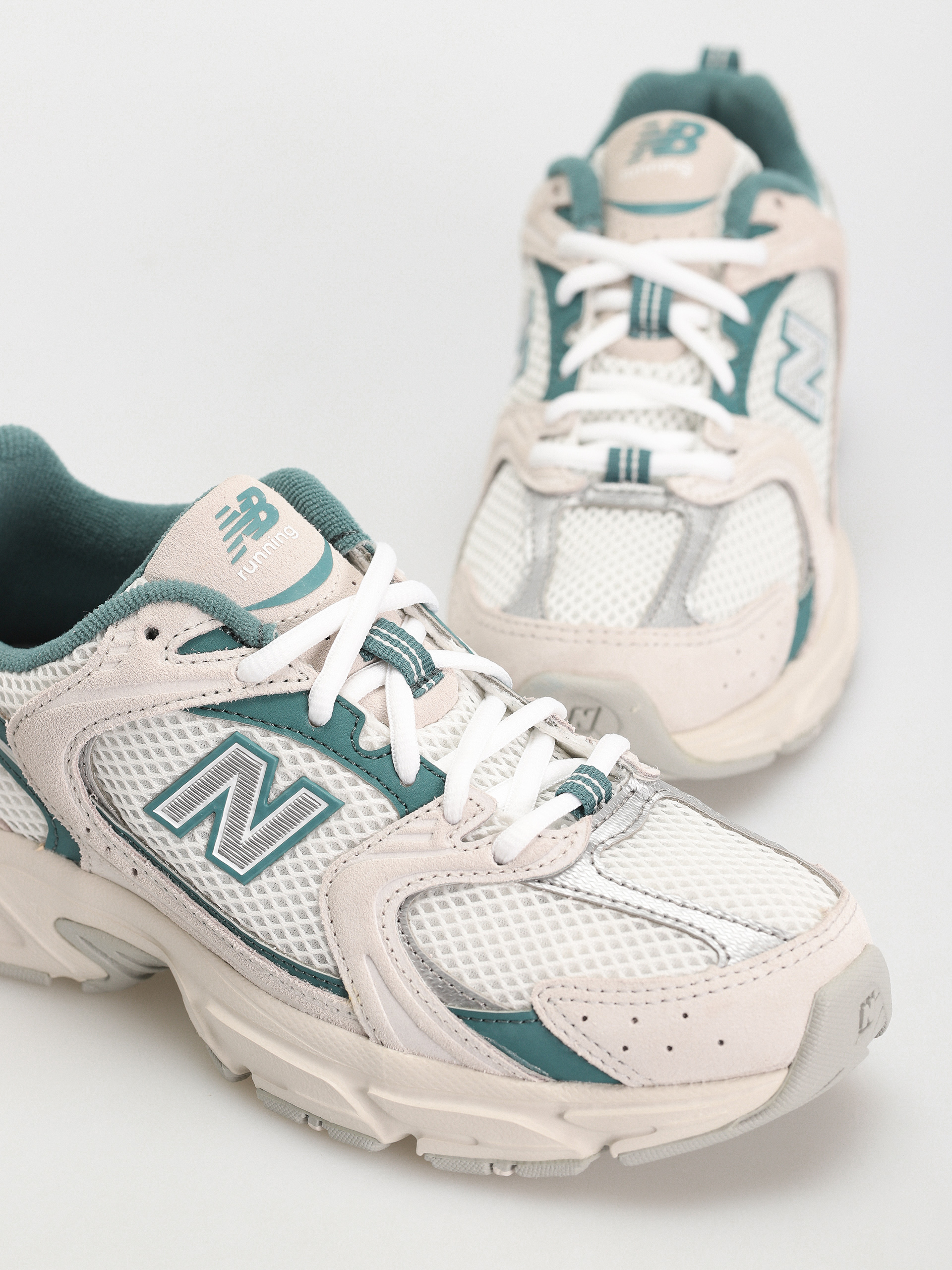 New Balance 530 Shoes (reflection green)