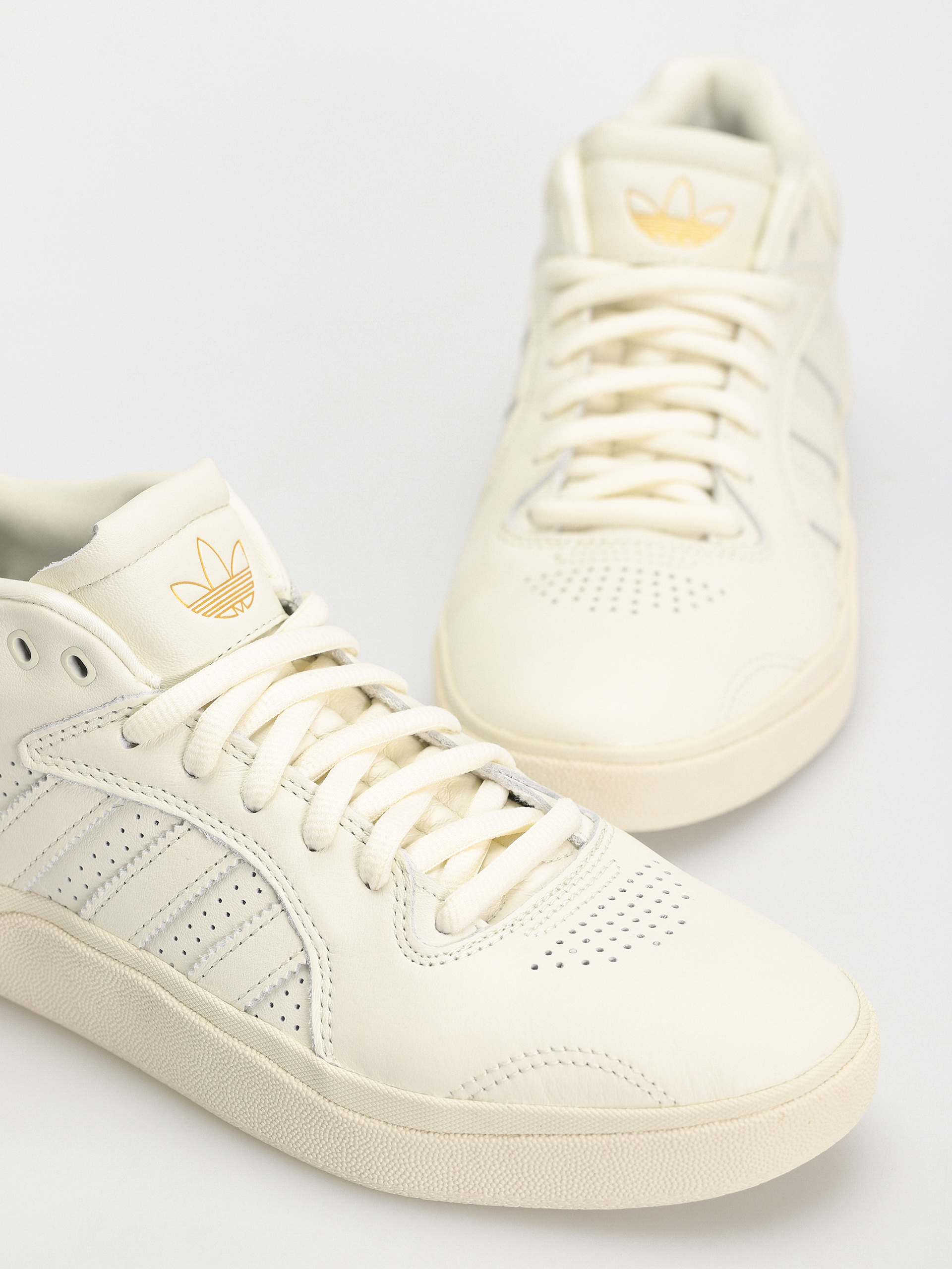 adidas Tyshawn Schuhe (ivory/ivory/blubir)
