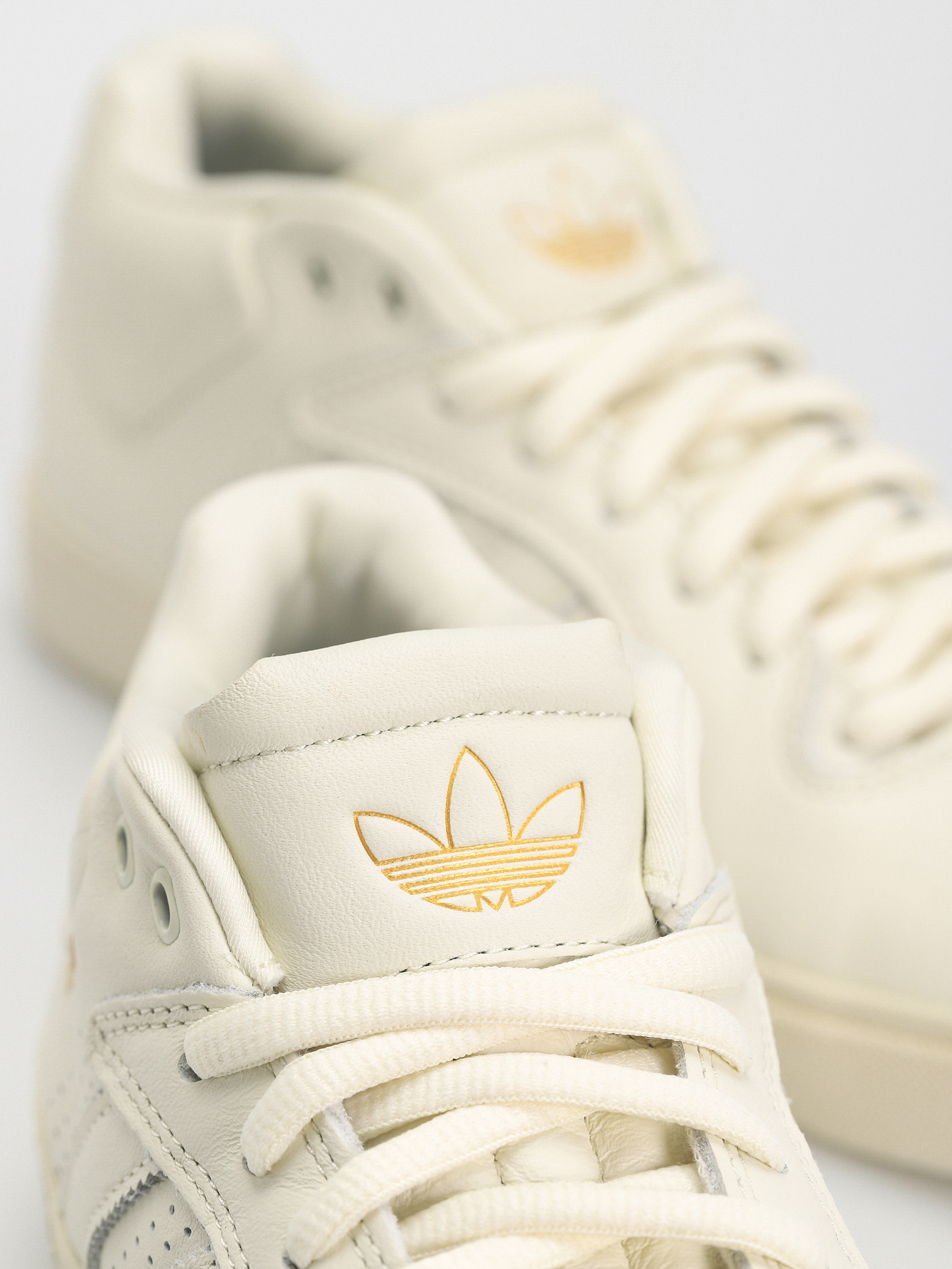 adidas Tyshawn Schuhe (ivory/ivory/blubir)