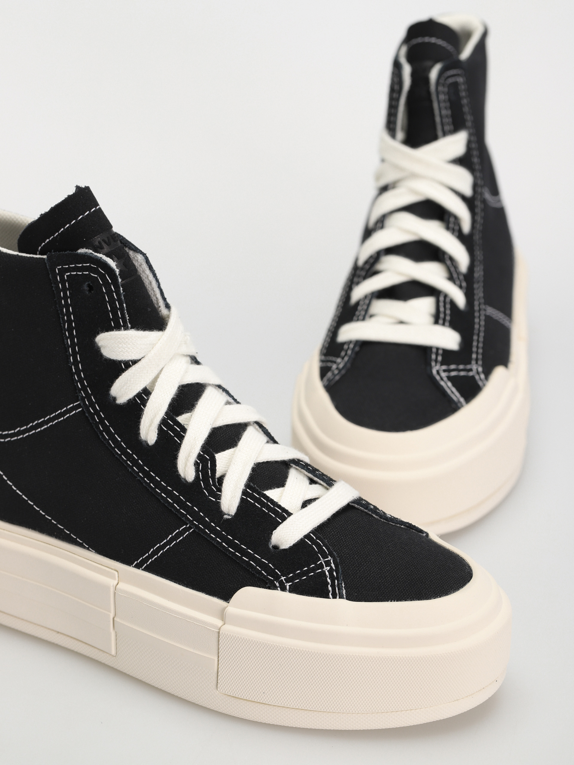 Converse Chucks Chuck Taylor All Star Cruise Hi (black)