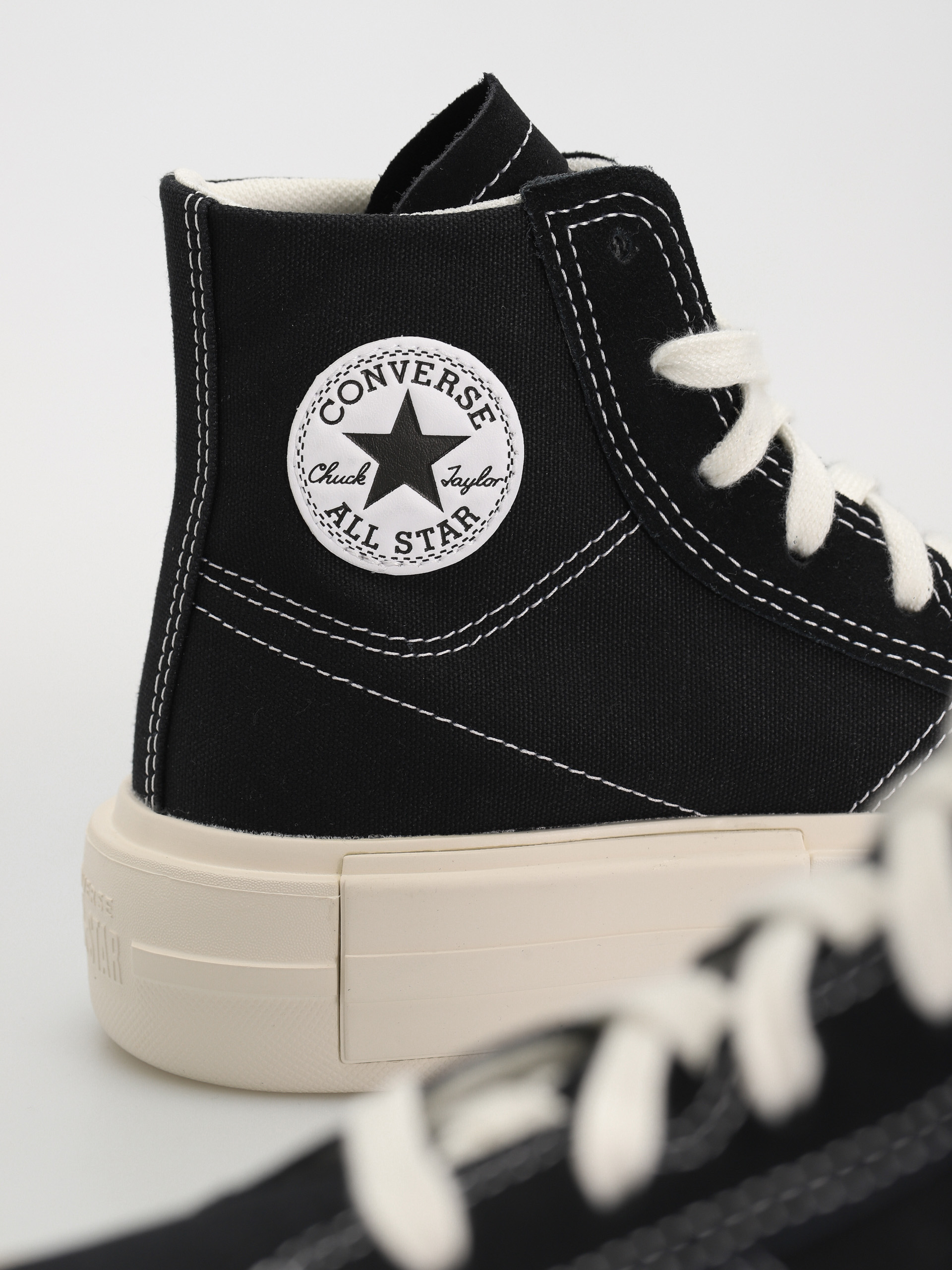 Converse Chucks Chuck Taylor All Star Cruise Hi (black)