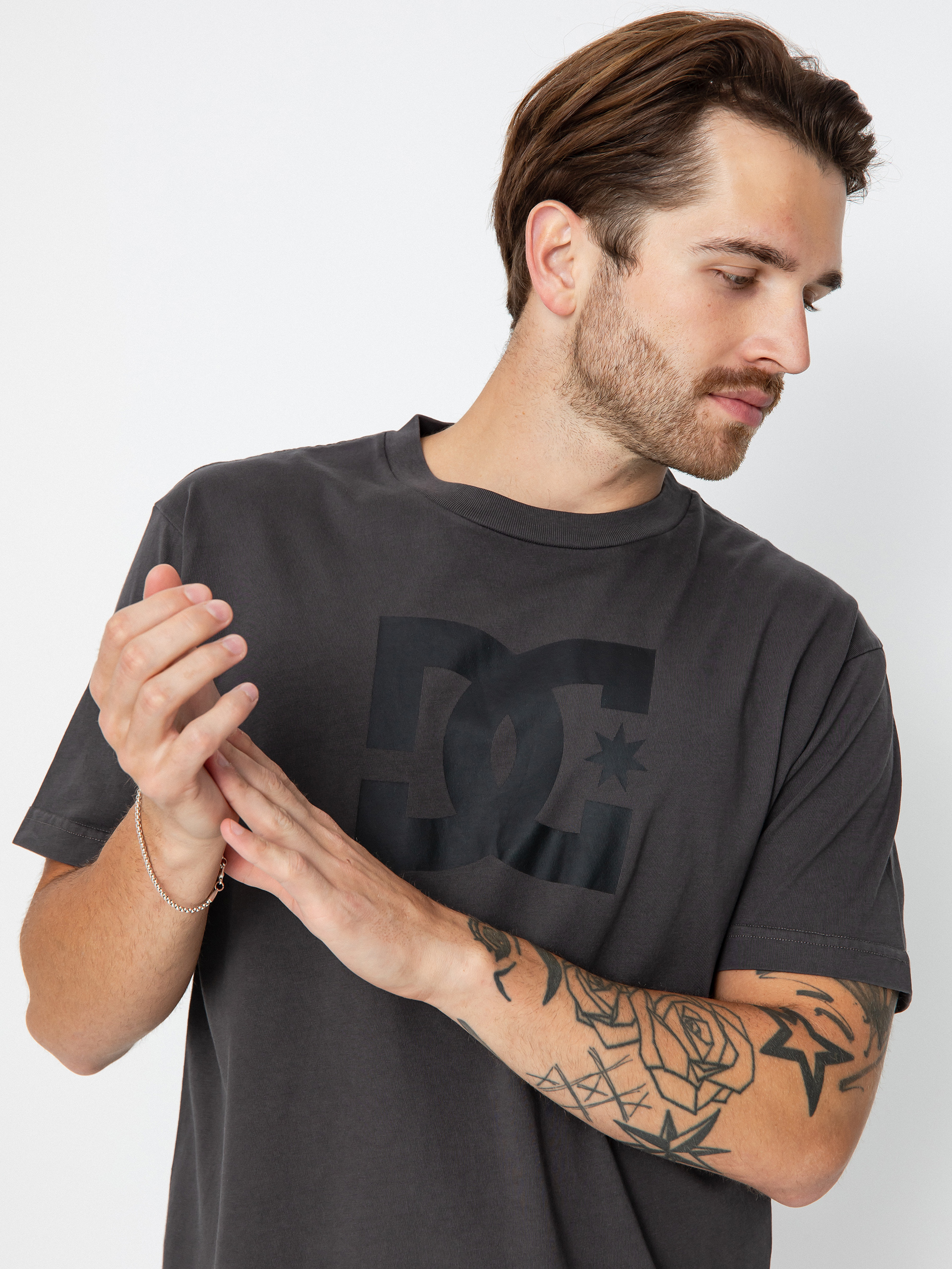 DC Dc Star Pigment Dye T-Shirt (black enzyme wash)