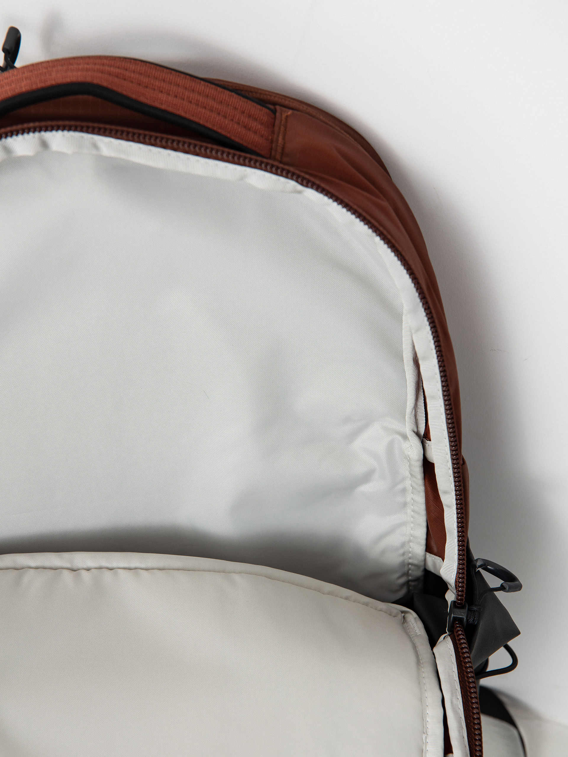 The North Face Backpack Borealis (dark oak/tnf black)