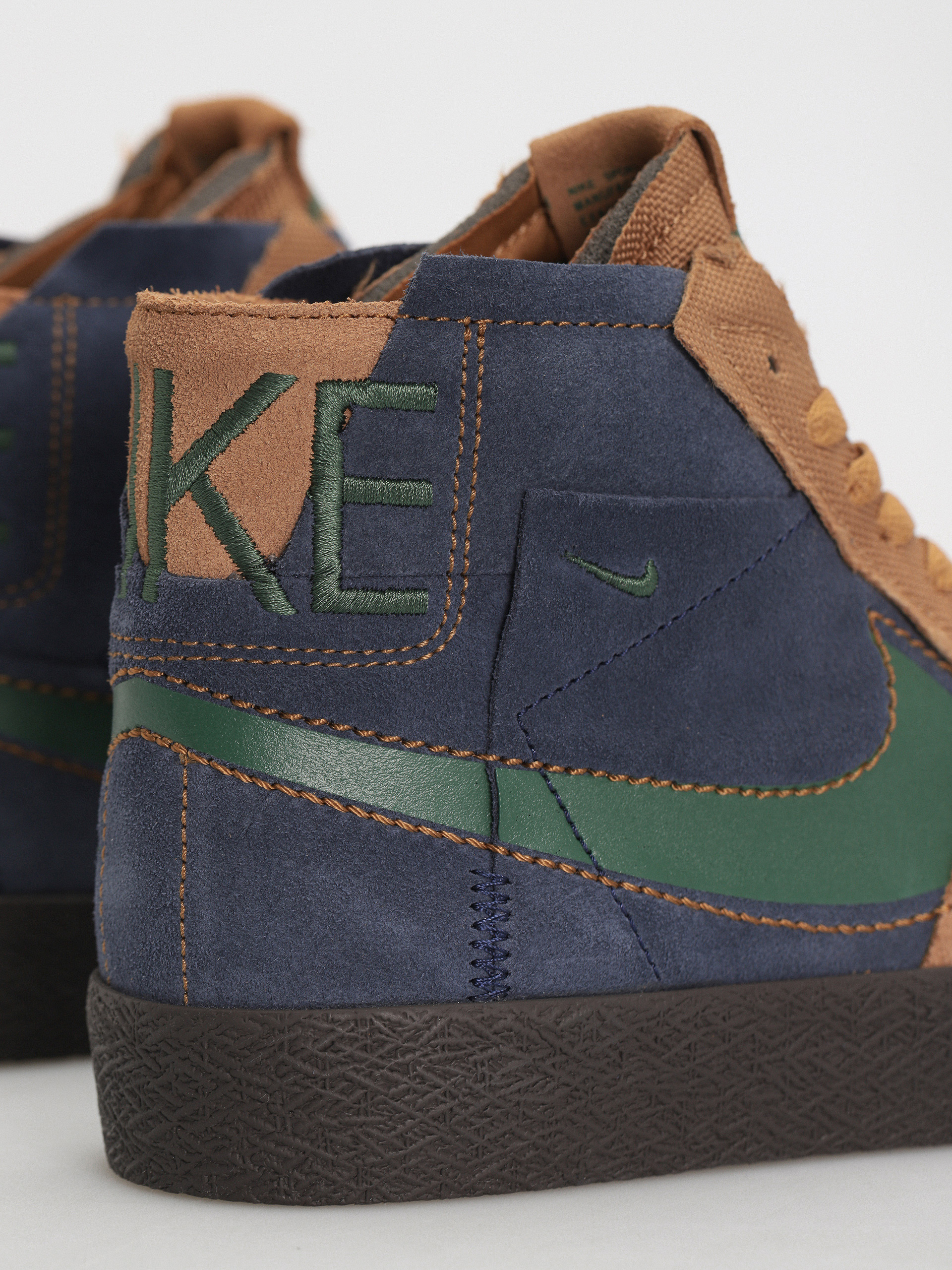 Nike SB Zoom Blazer Mid Prm Shoes (legend dk brown/fir obsidian)