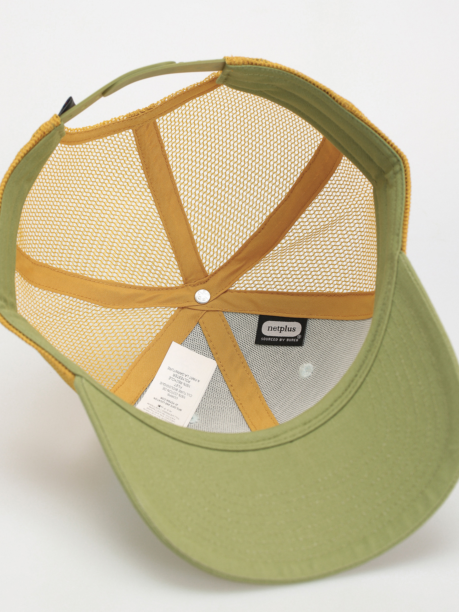 Patagonia P-6 Logo Trucker Cap (wispy green)