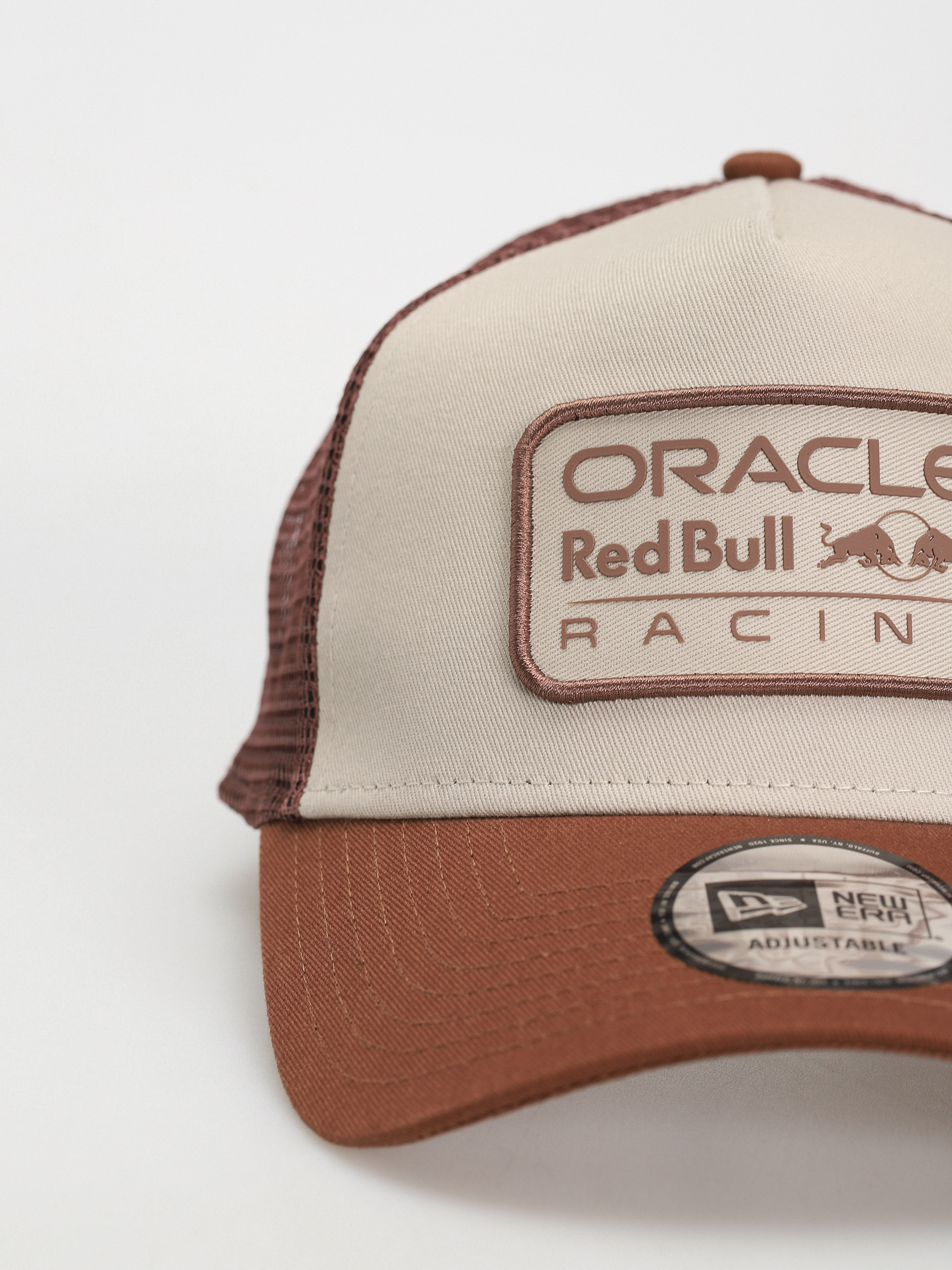 New Era Cap Red Bull F1 Seasonal Patch Trucker (brown/stone)