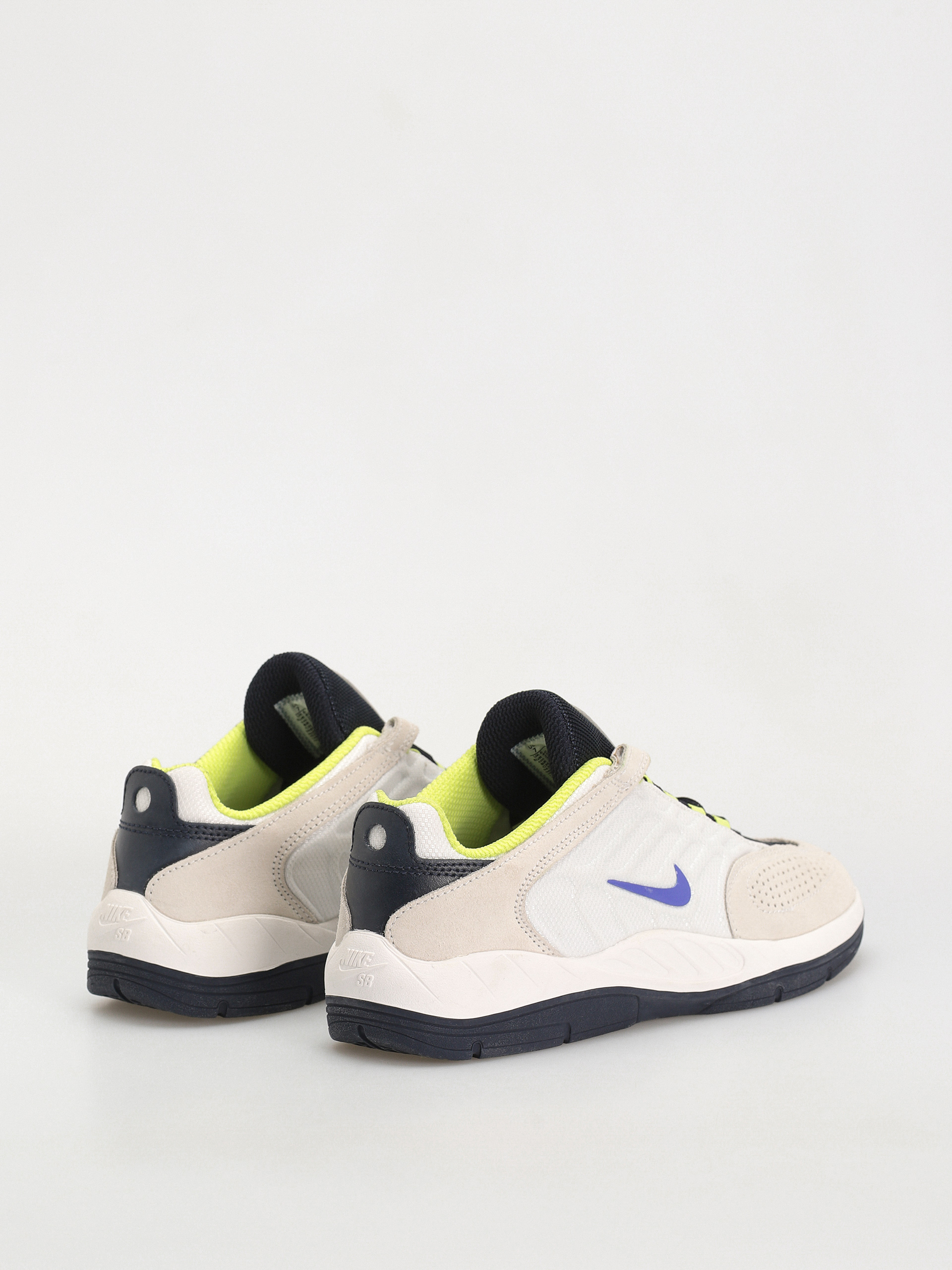 Nike SB Vertebrae Shoes (summit white/persian violet)