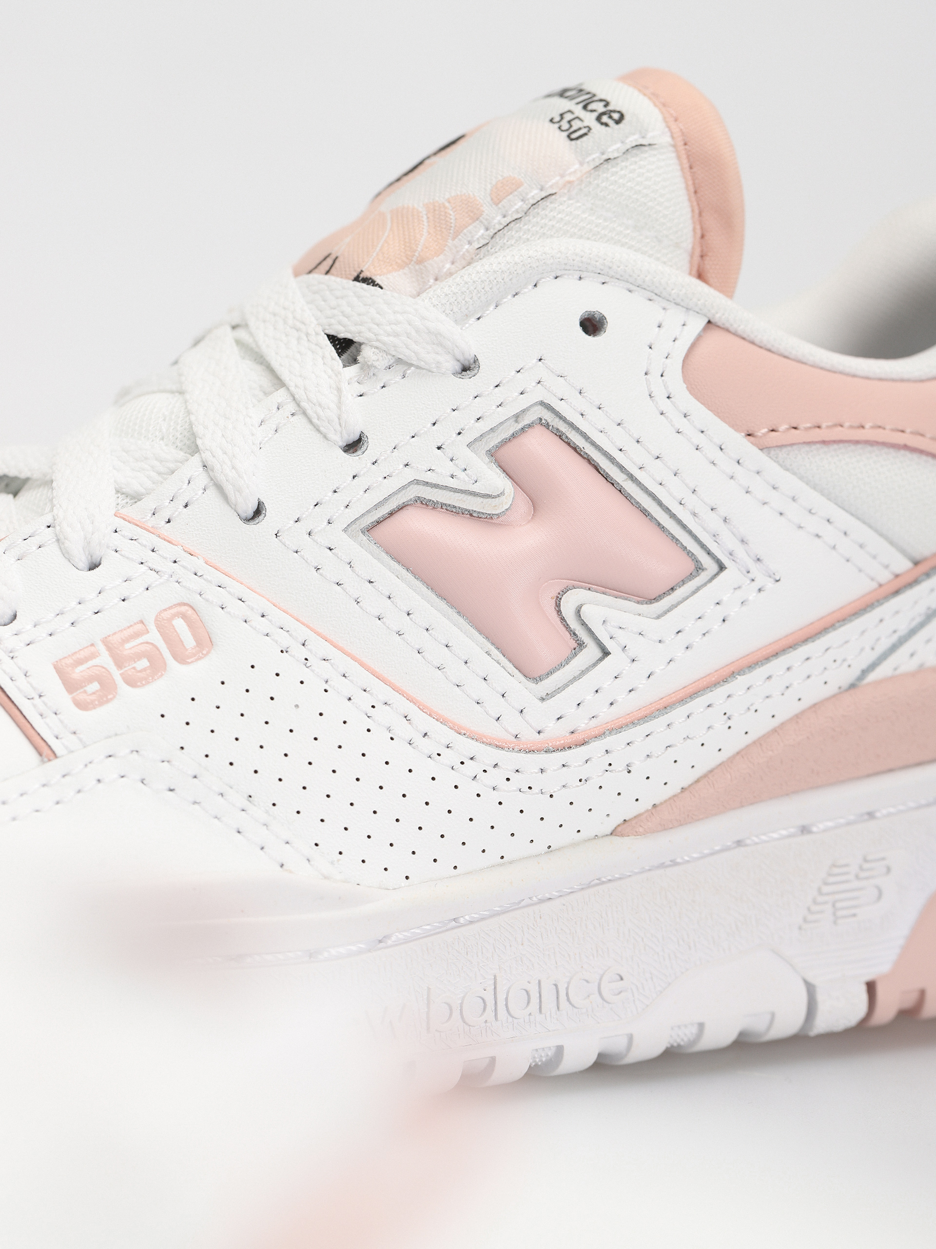 New Balance 550 Wmn Shoes (white pink sand)